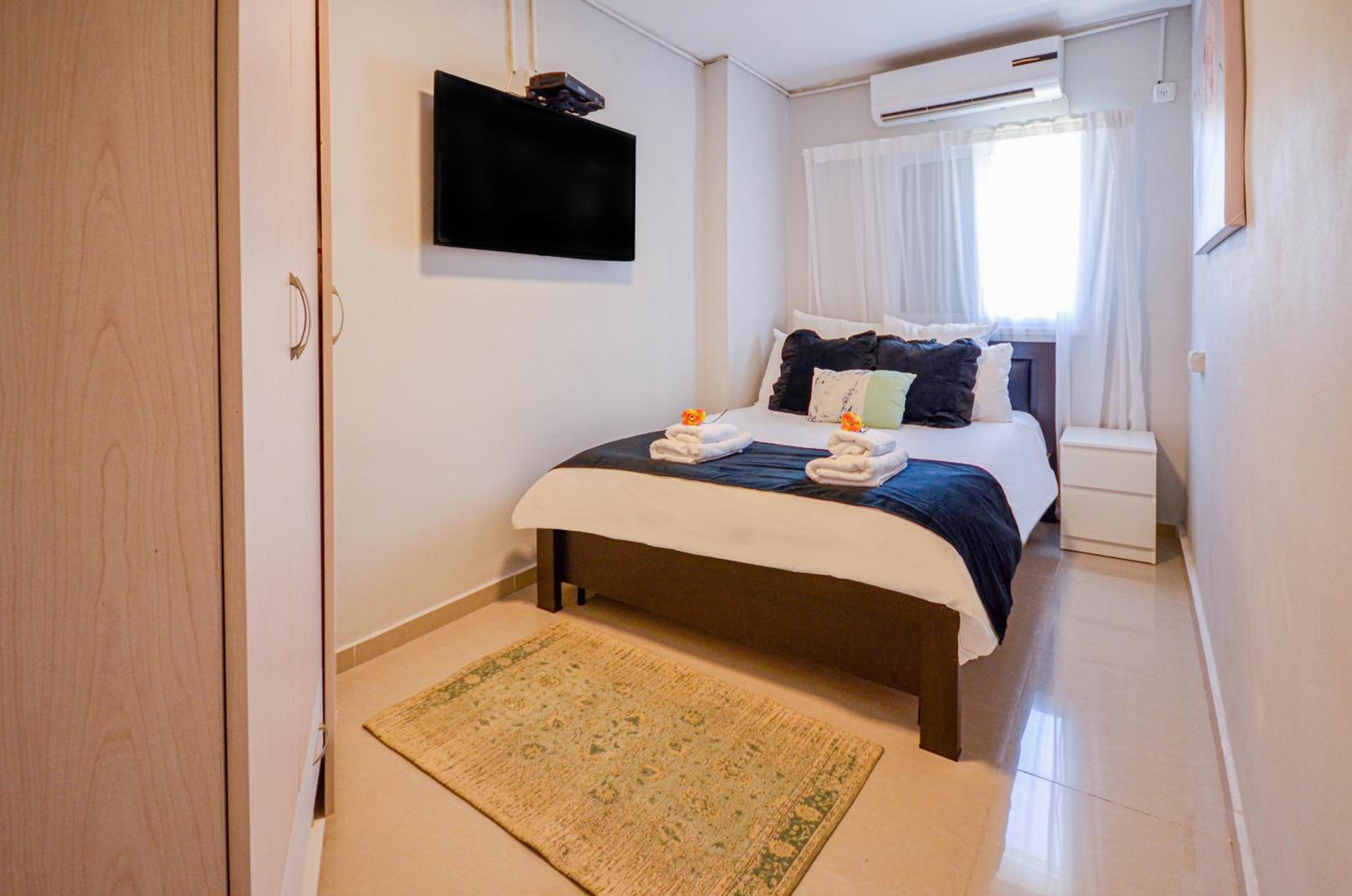 YalaRent Sunora 3BR APT - Families only view 5