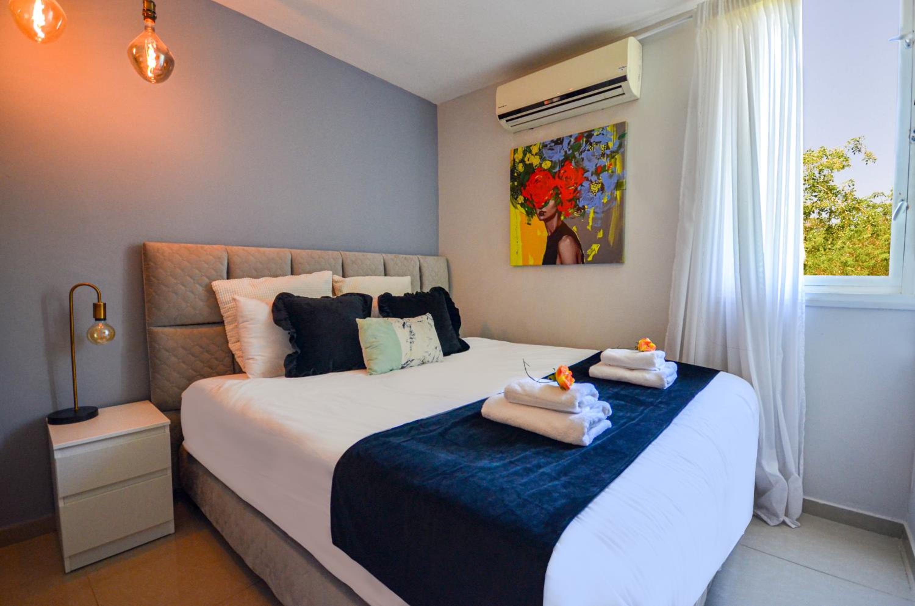 YalaRent Sunora 3BR APT - Families only view 2