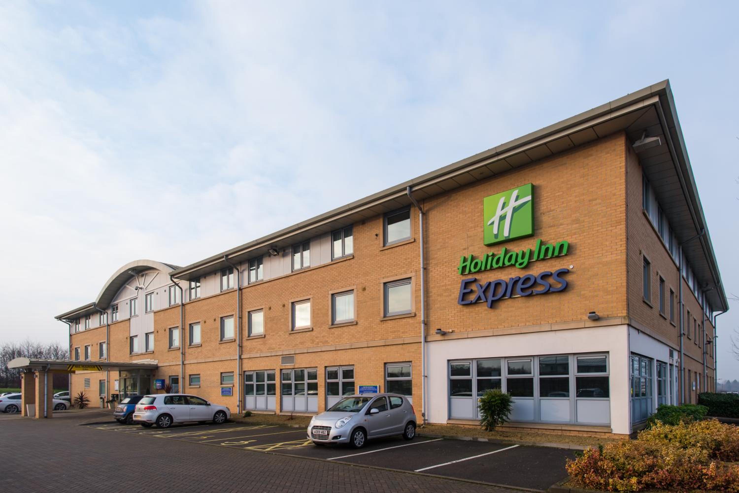 Hotel Holiday Inn Express East Midlands Airport, an IHG Hotel - Image 1