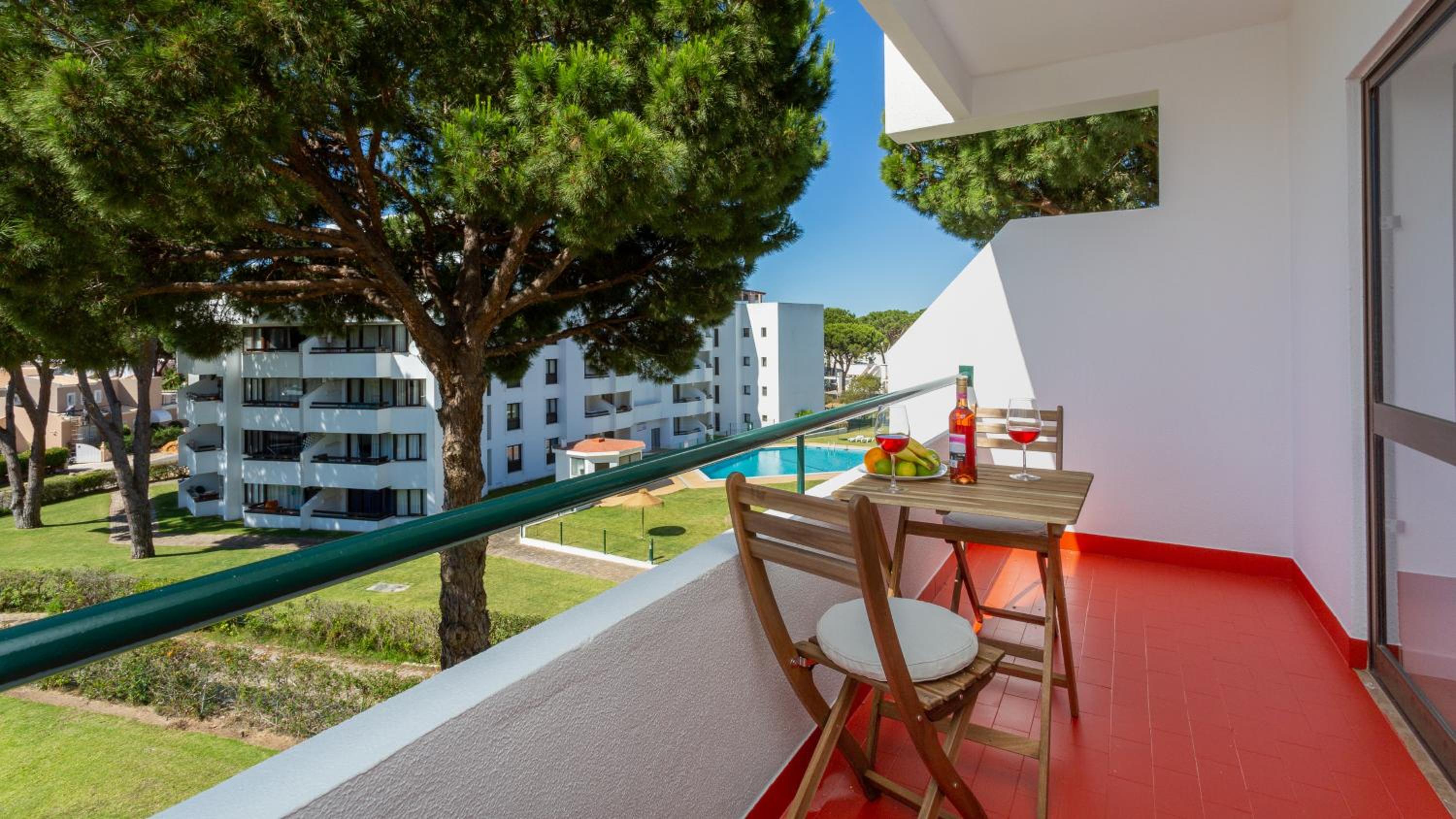 Bright & Charming 1BDR Apartment W/ Pool by LovelyStay view 3