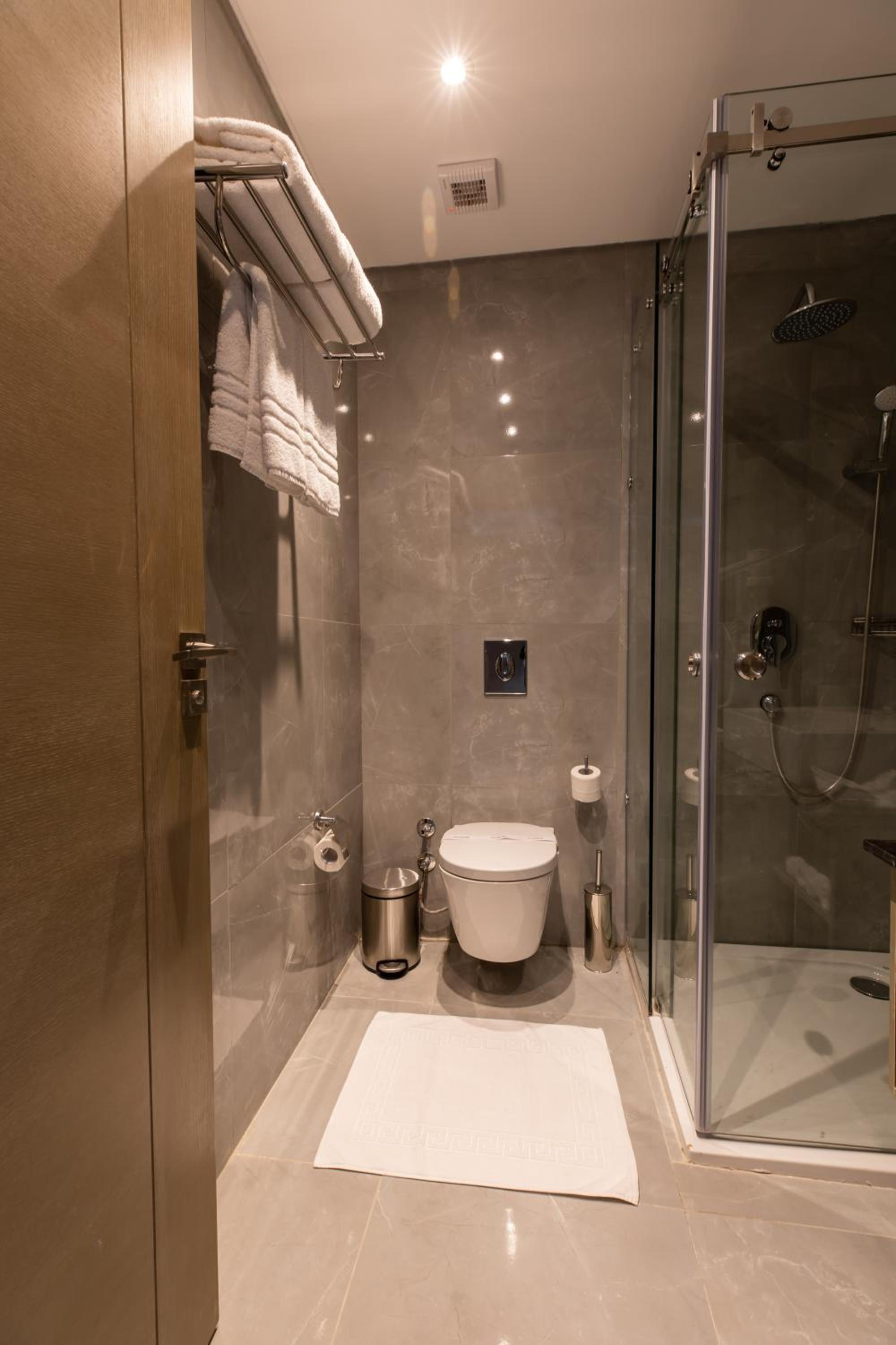 Photo 96