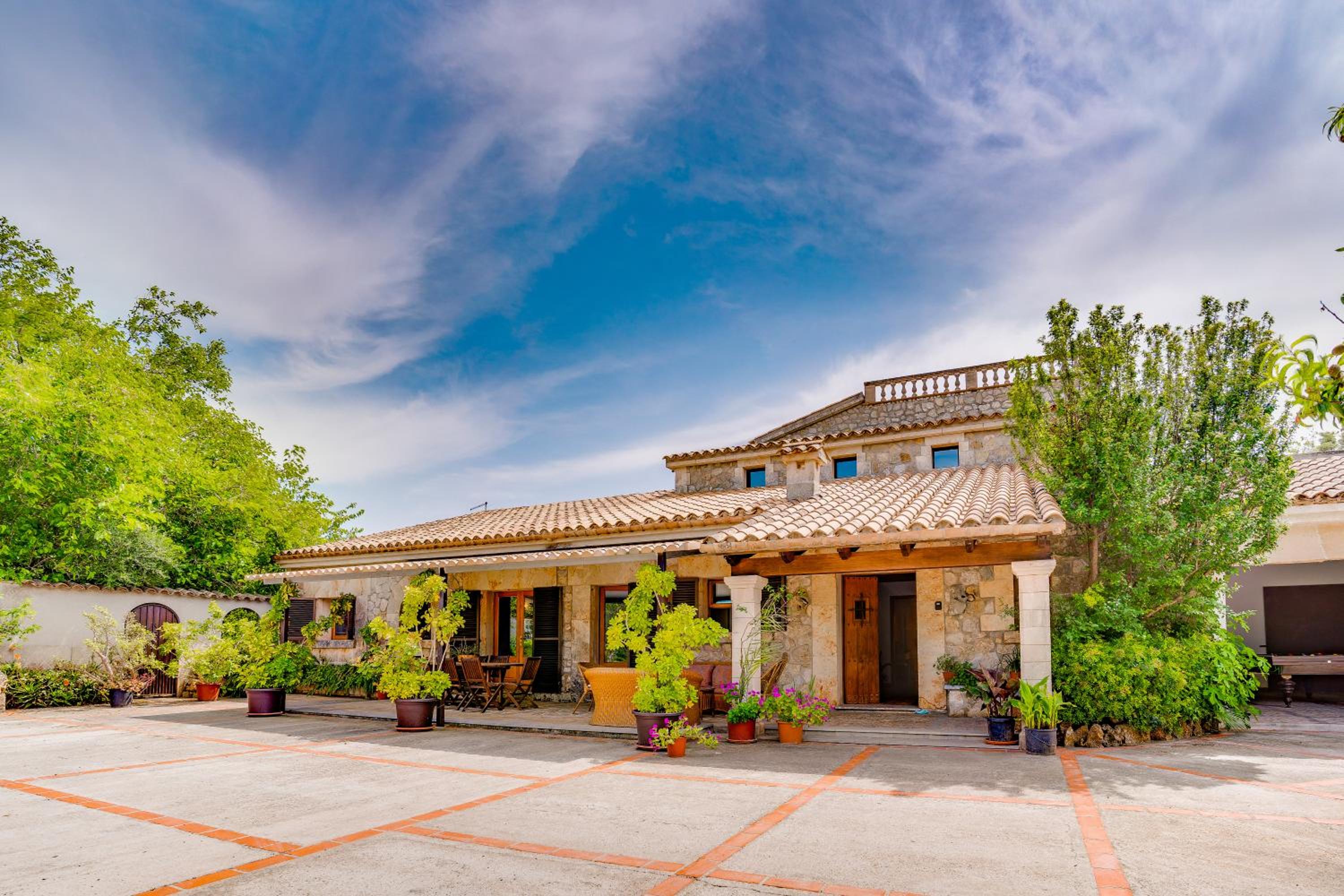 G085 Lorenzo by Mallorca Villa Selection view 4
