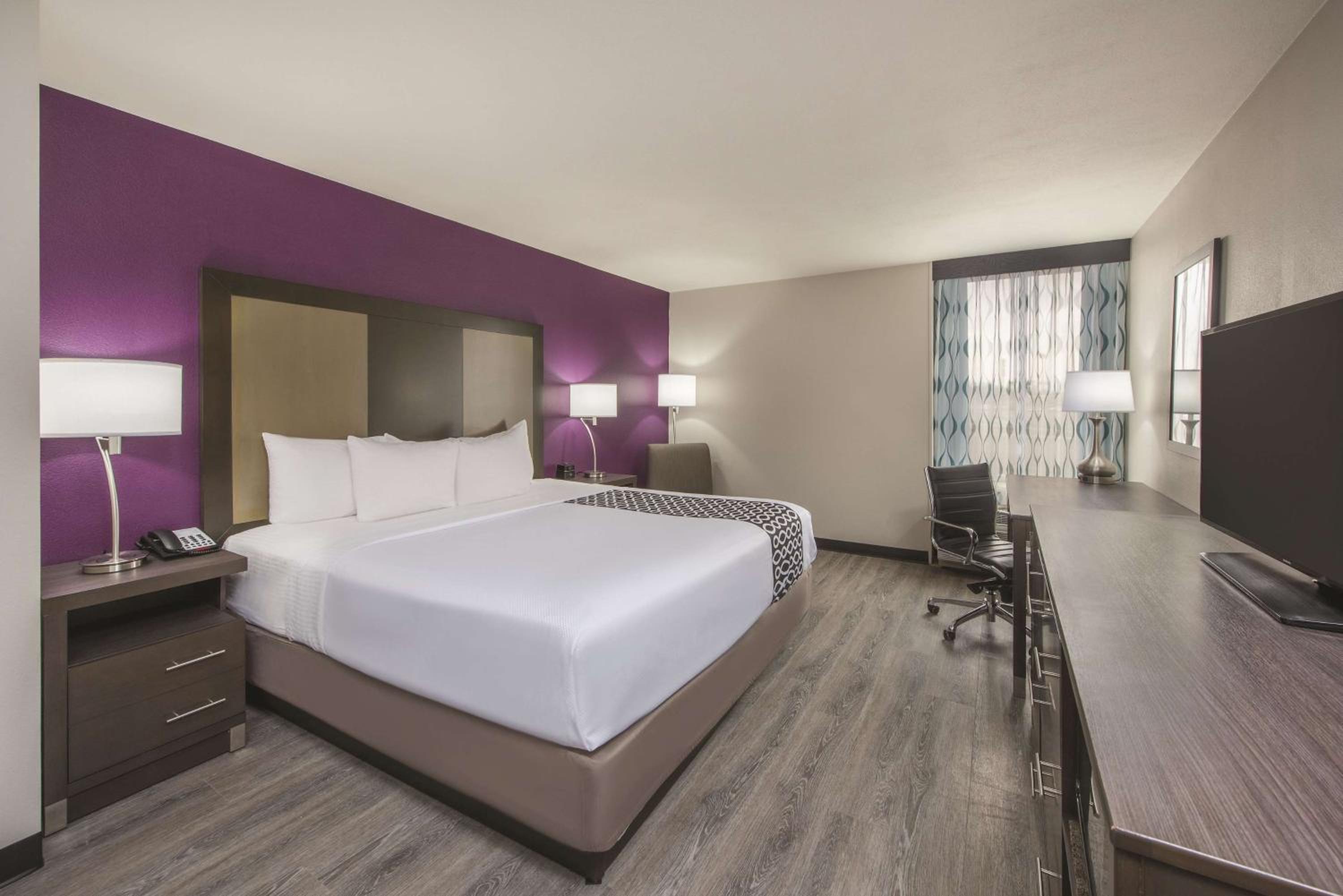 La Quinta by Wyndham Festus - St. Louis South - Property Image 2