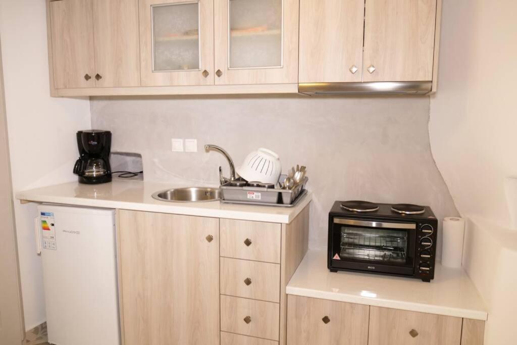 Traditional Myconian Studio in the heart of Chora view 4