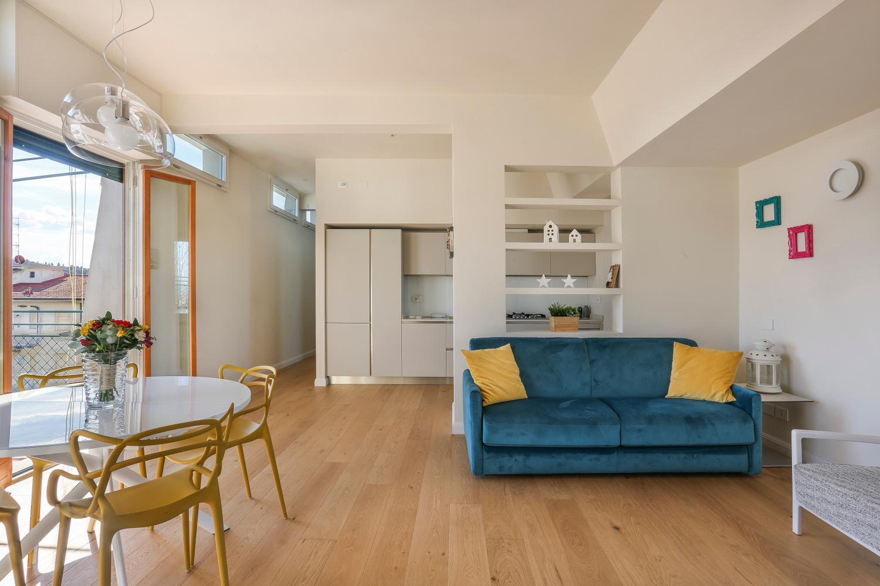 Penthouse with big terrace in Oltrarno photo 2