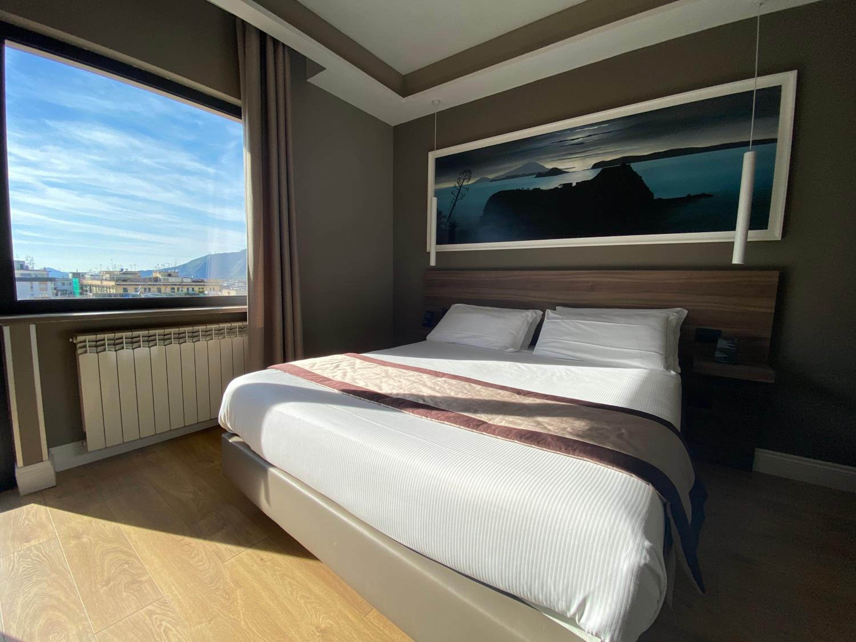 7th Floor Suite