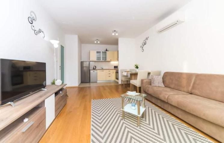 Iris apartment private parking view 3