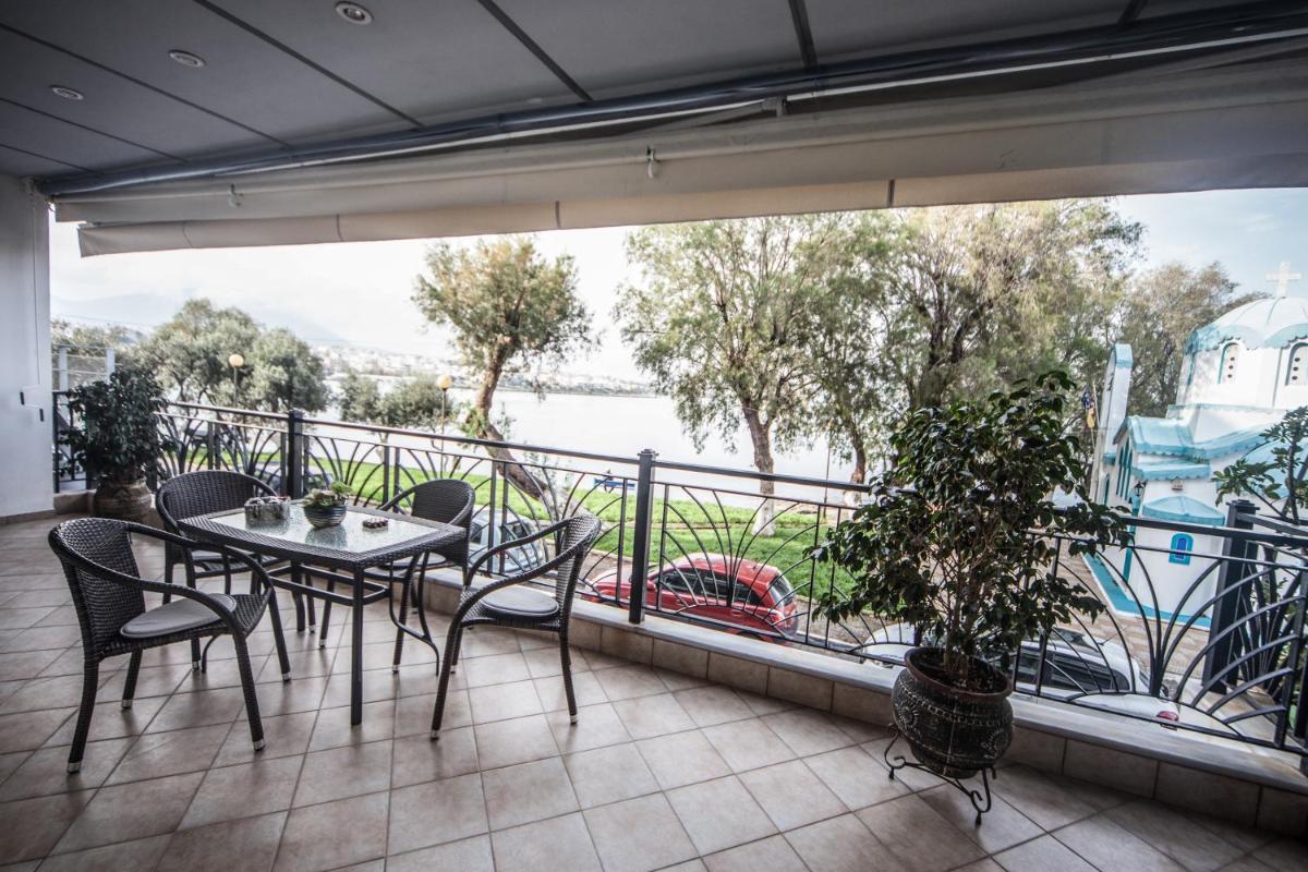Sea View Gorgeous Apartment photo 4