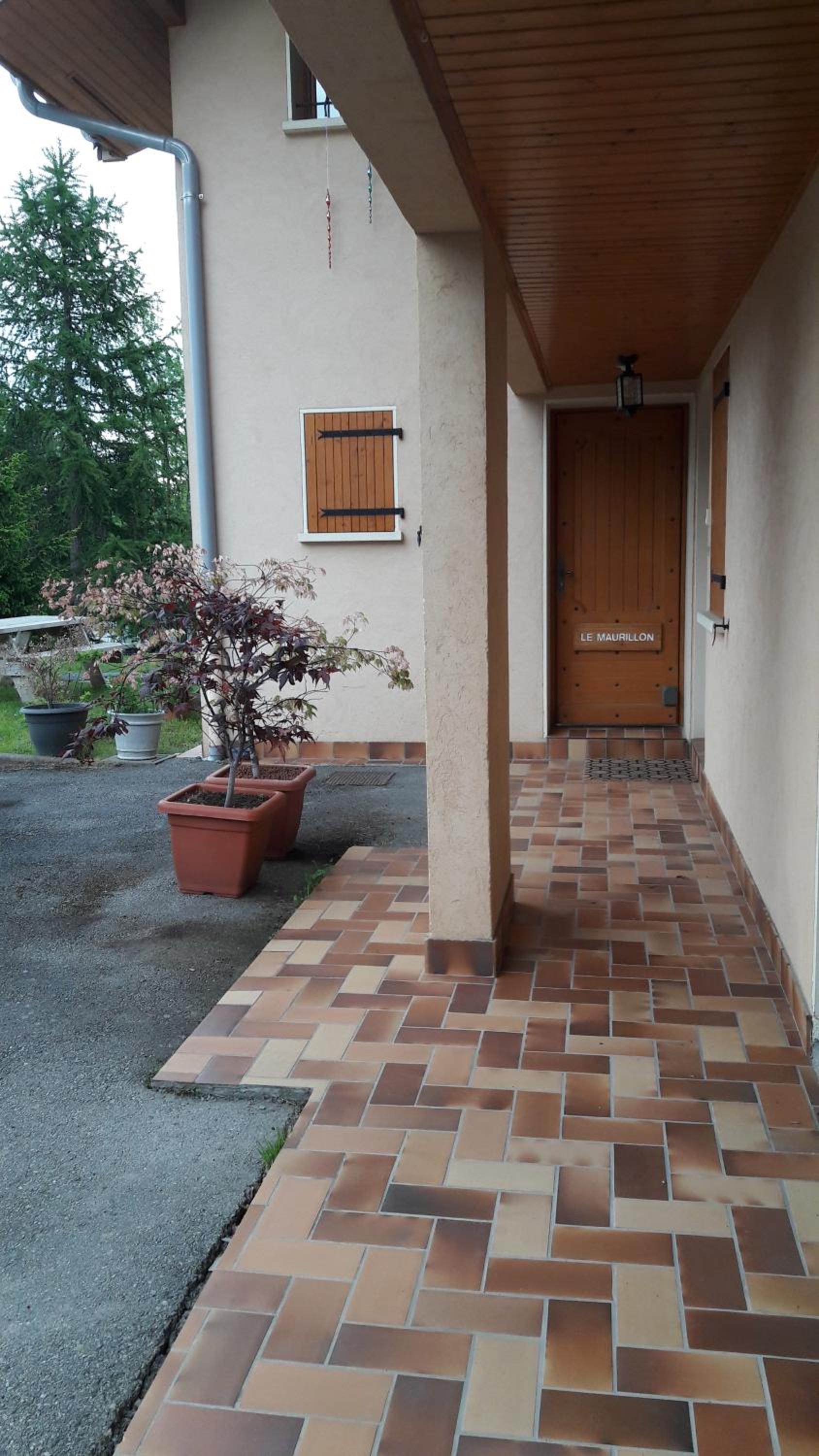 Photo 10