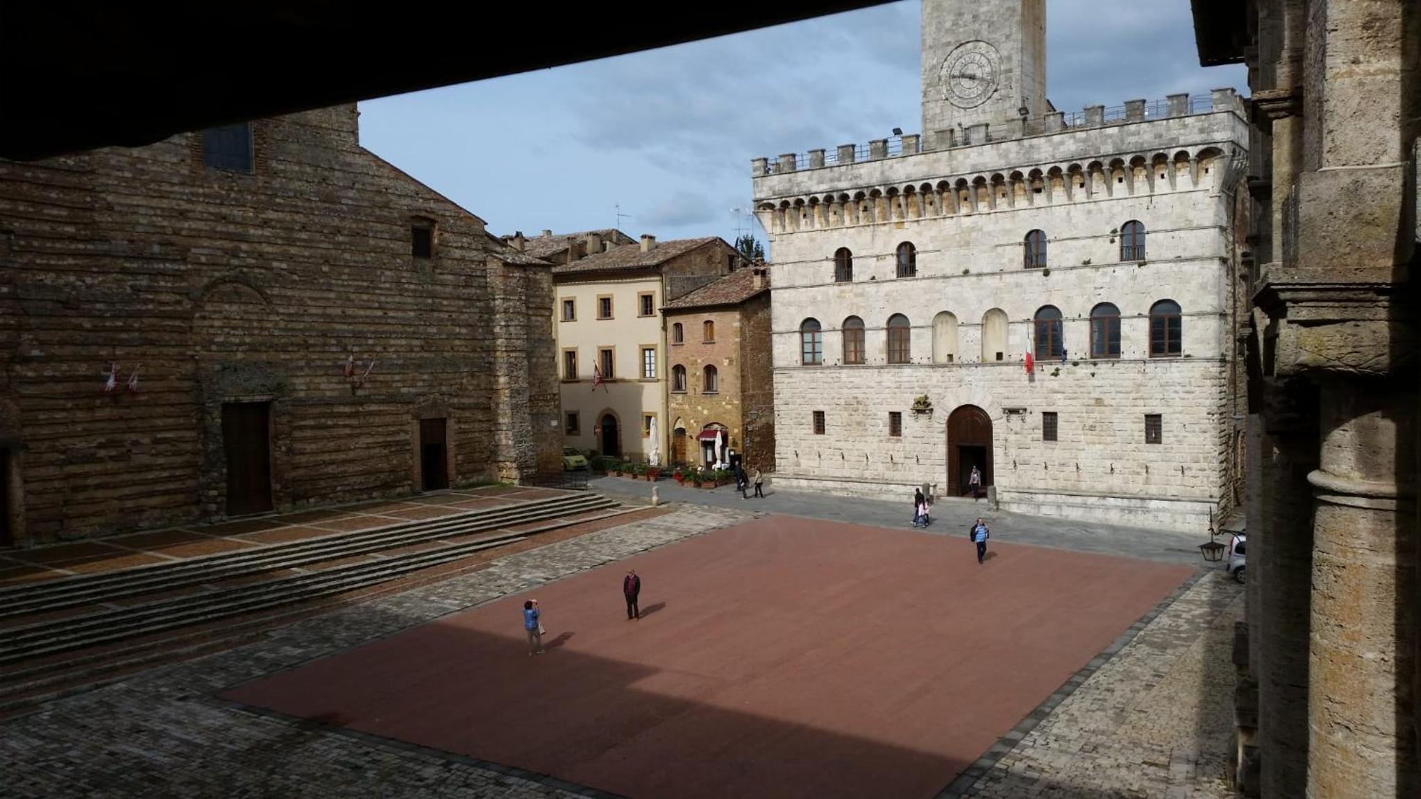THE ROOF HOUSE - appartamento piazza grande view 3