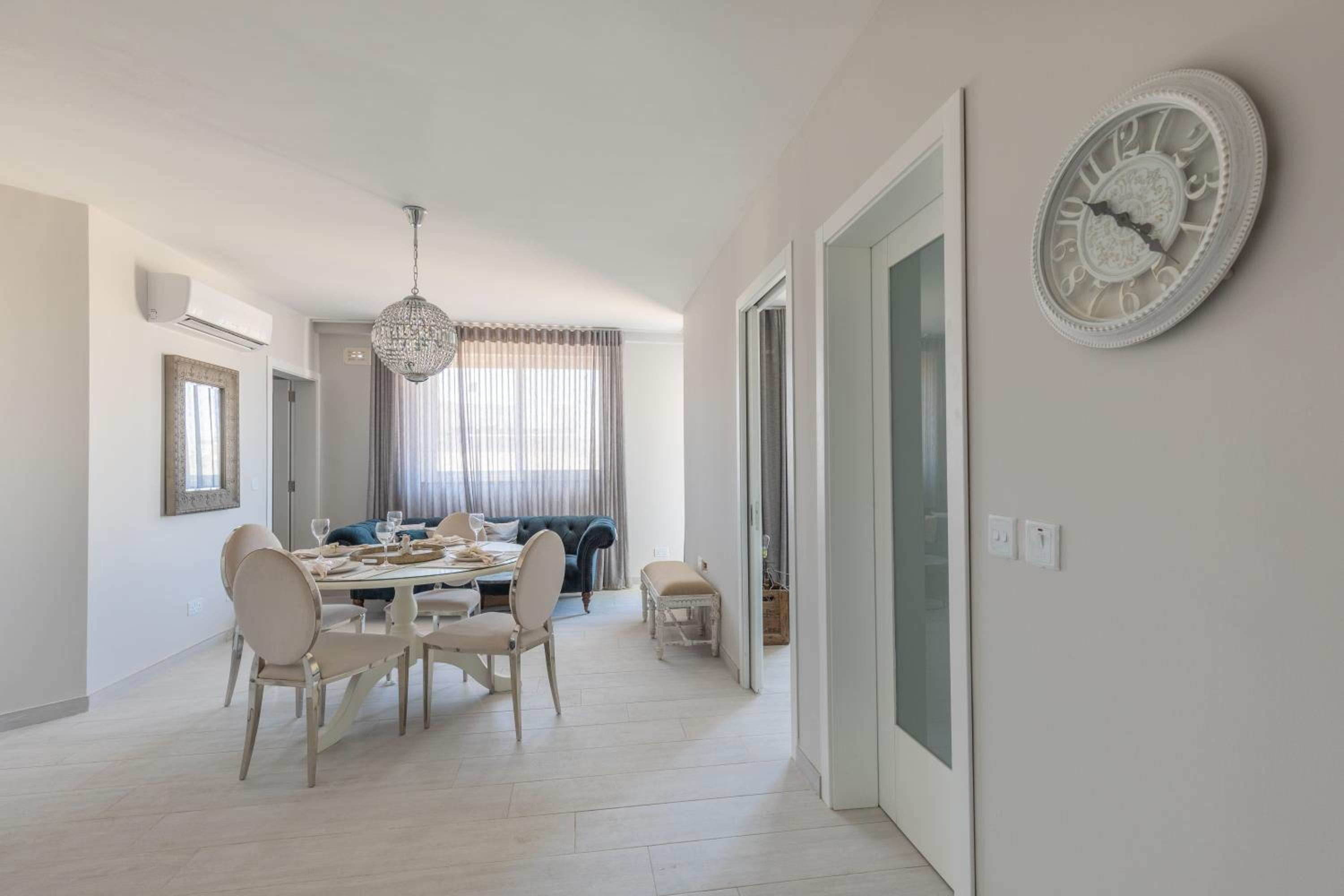 Boutique Style – 2 Bedroom Apartment- Ta’Xbiex, Sliema area photo 2