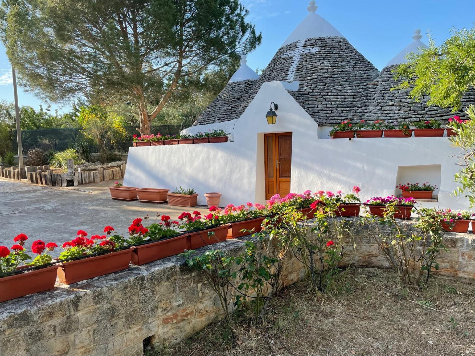 Trullo Bianco view 4