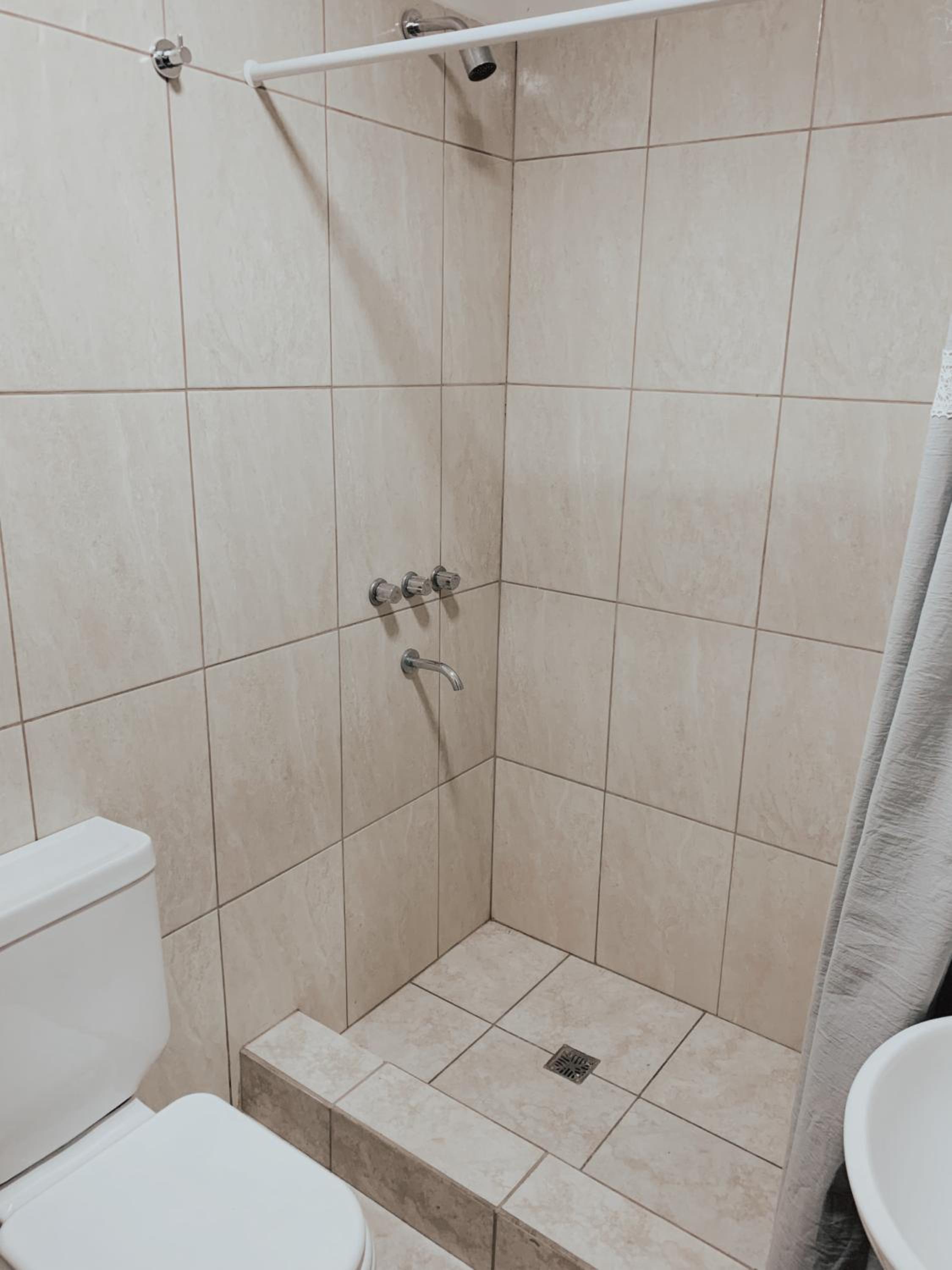 Departamento Esquel en Esquel — bathroom