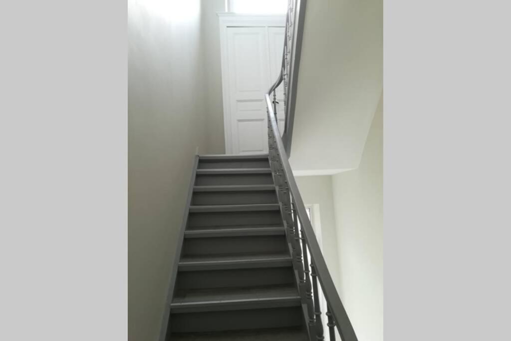 Duplex 90m Centre Verviers Calme Gare à pied Spa Francorchamps 20 min