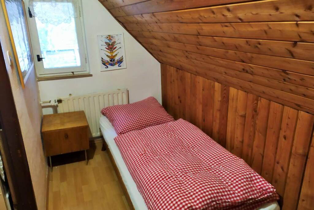 Chata na Poskle u lesa s výhledem