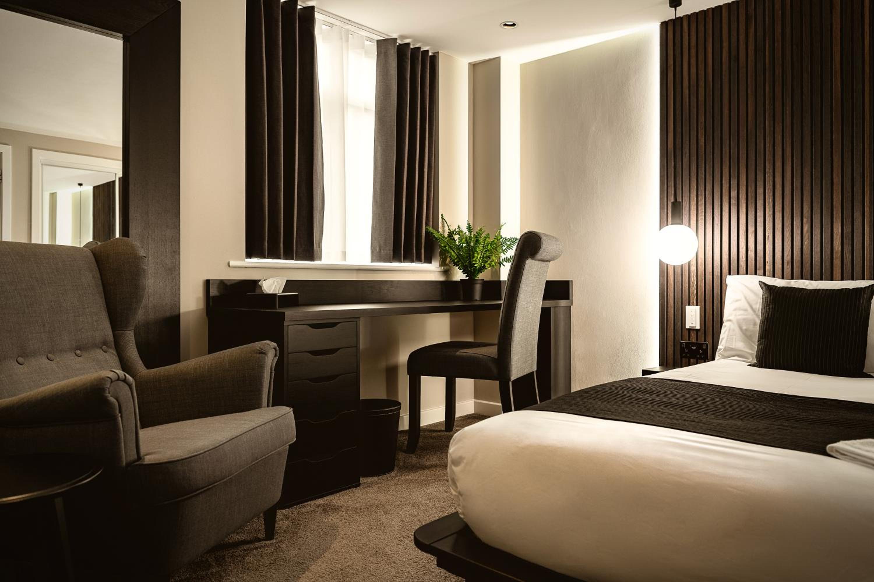 The Acacia, Luxury with Private Balcony & Two Parking Spaces view 2