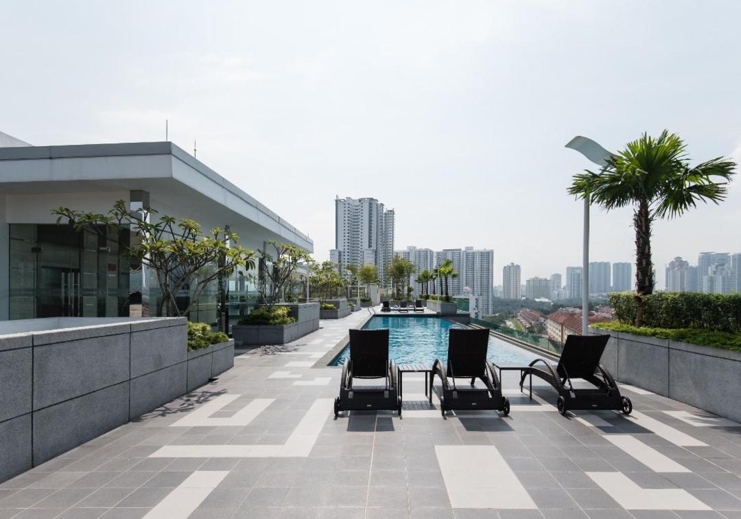 Modern City 2B Suite Desa Park City