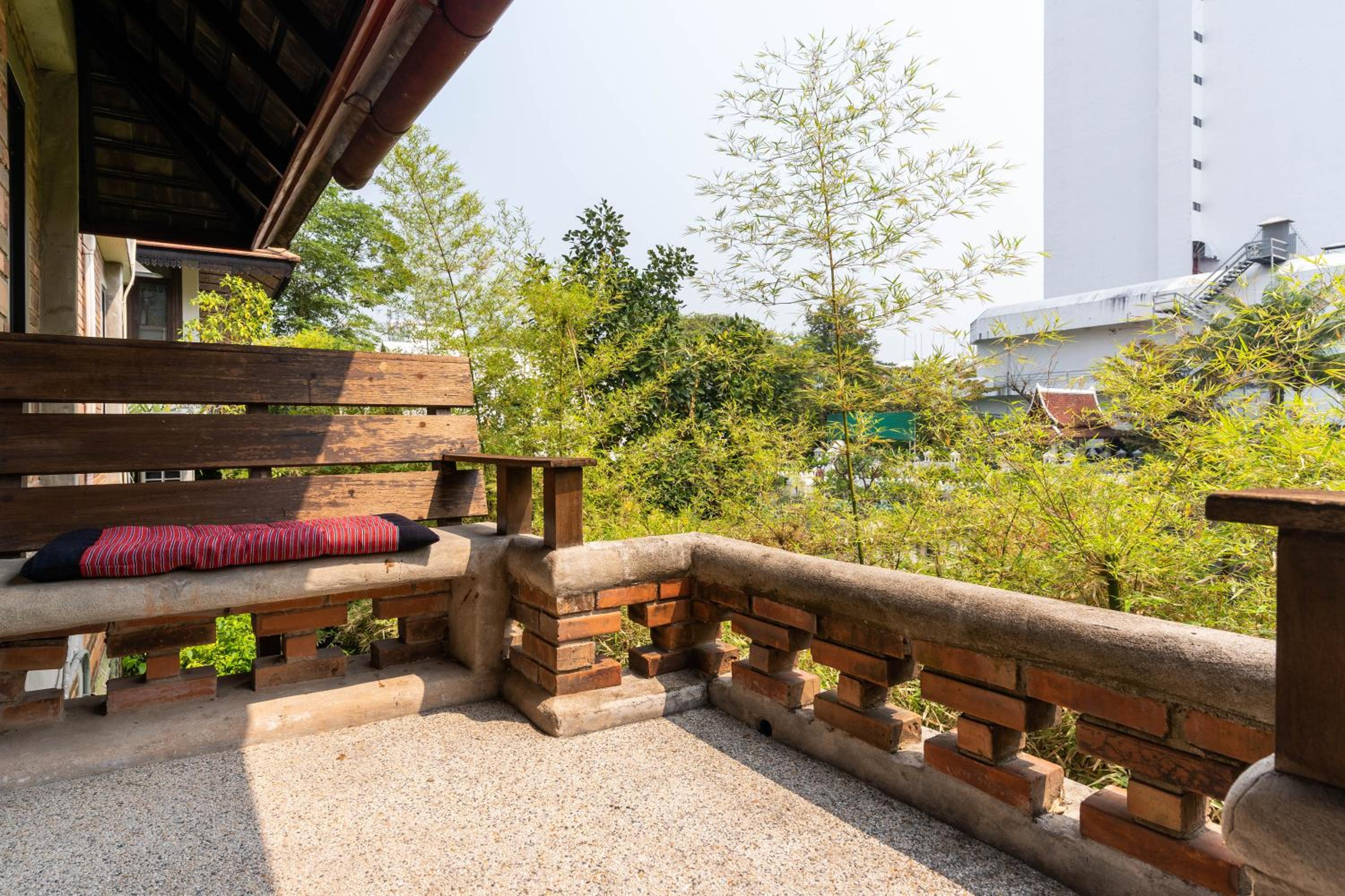 Yaang Come Village Hotel