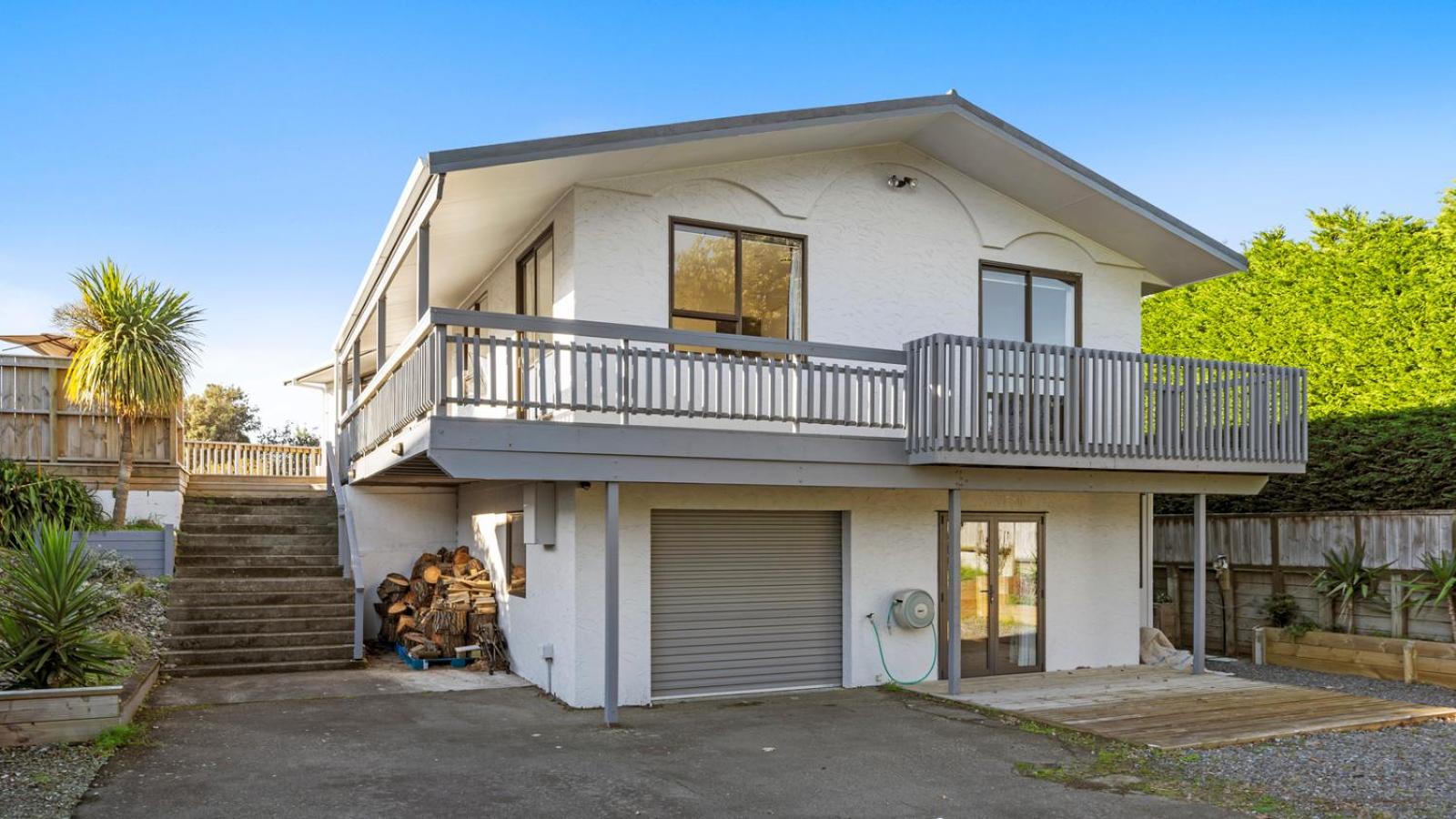 Kapiti Views - Waikanae Beach Holiday Home view 2