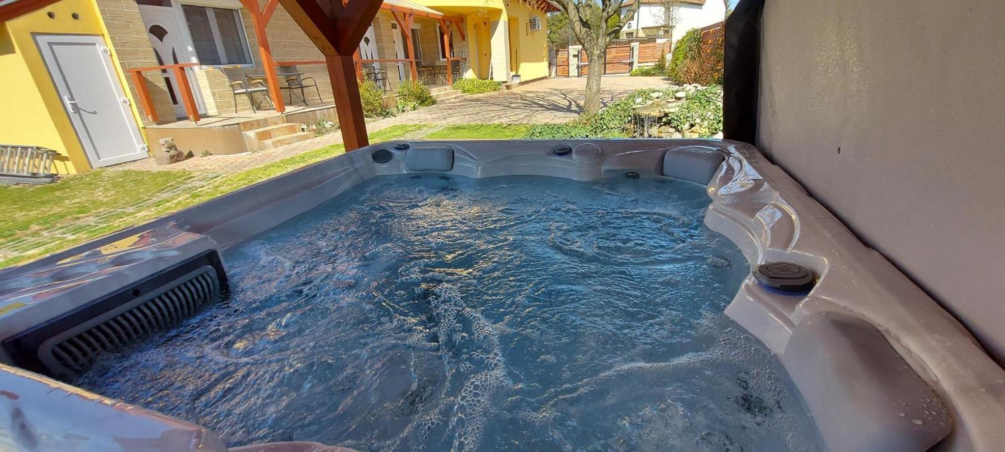 Aranyhal Apartman