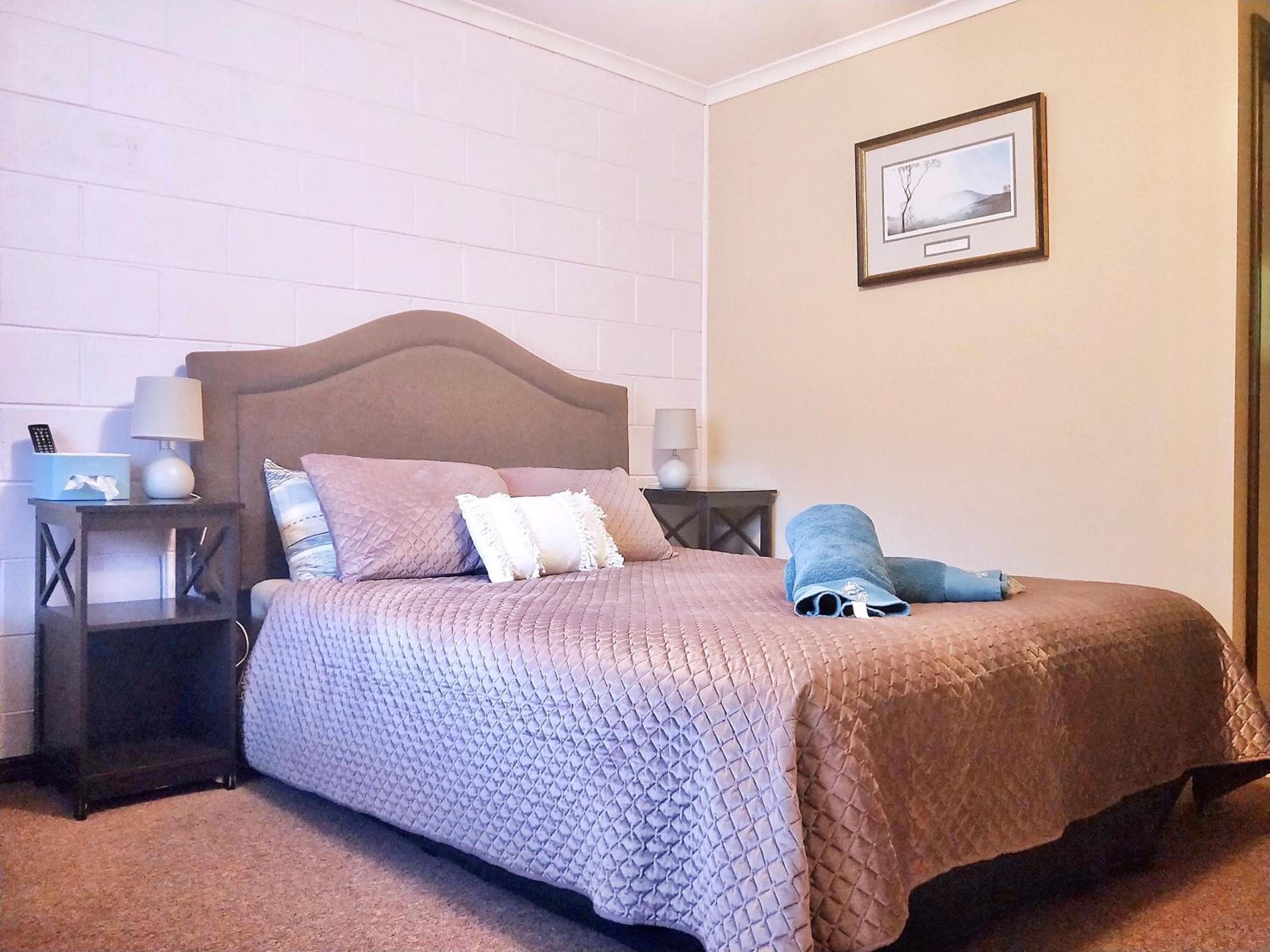 Twelve Apostles Motel & Country Retreat