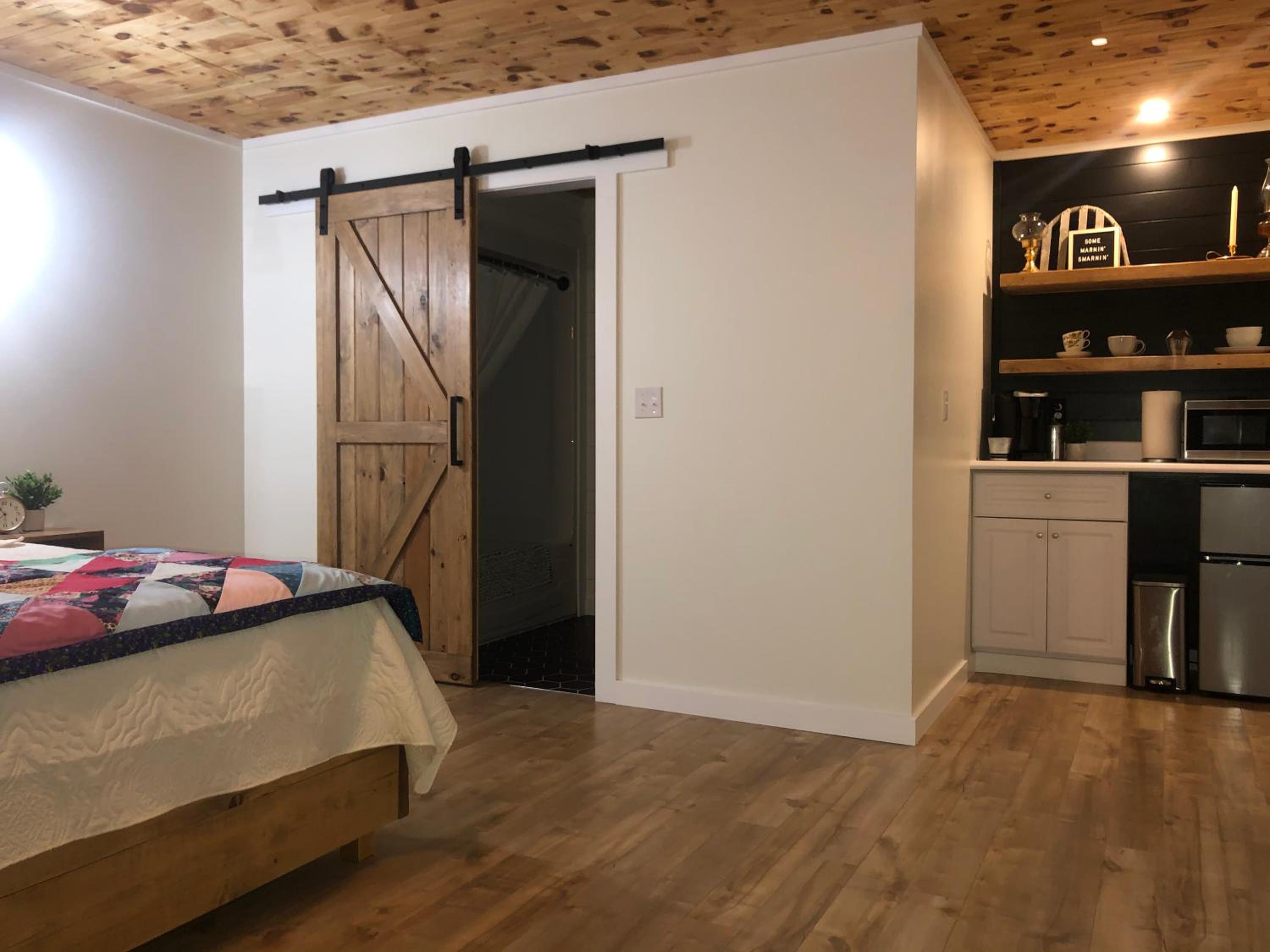 Raleigh Rooms & Taylor's Crafts