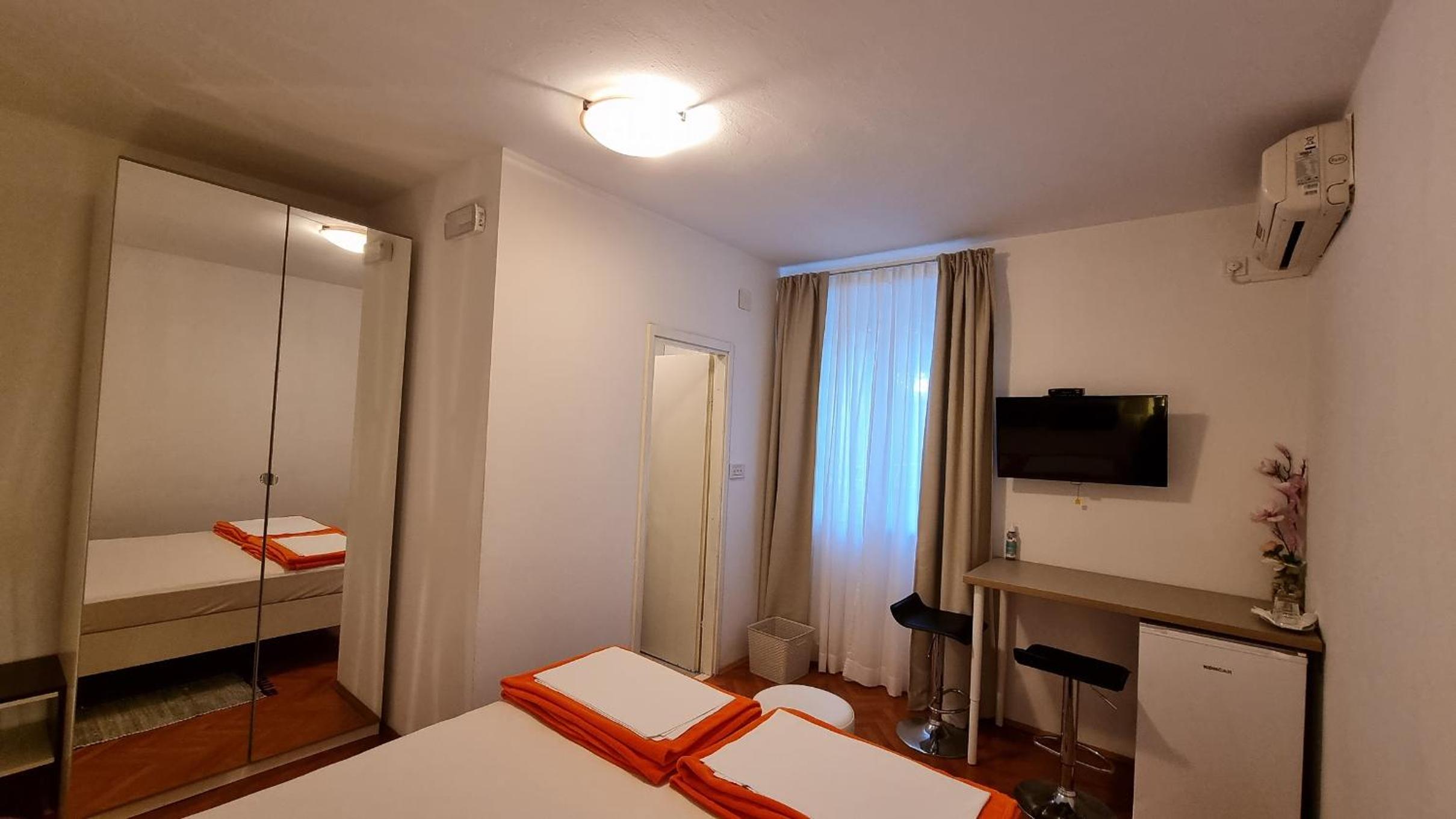Vukosav Family Apartments and Rooms