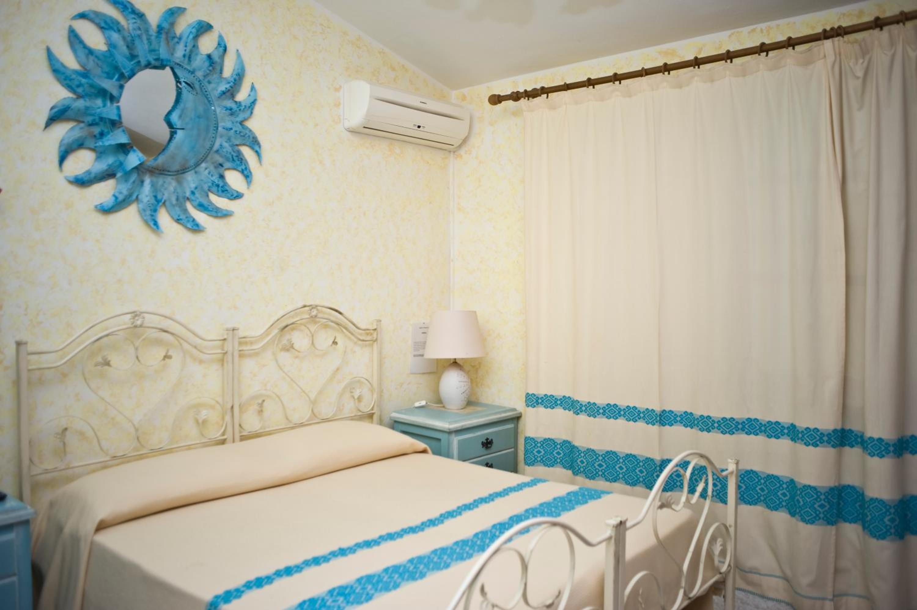 AFFITTACAMERE SA BRATZA VACANZE