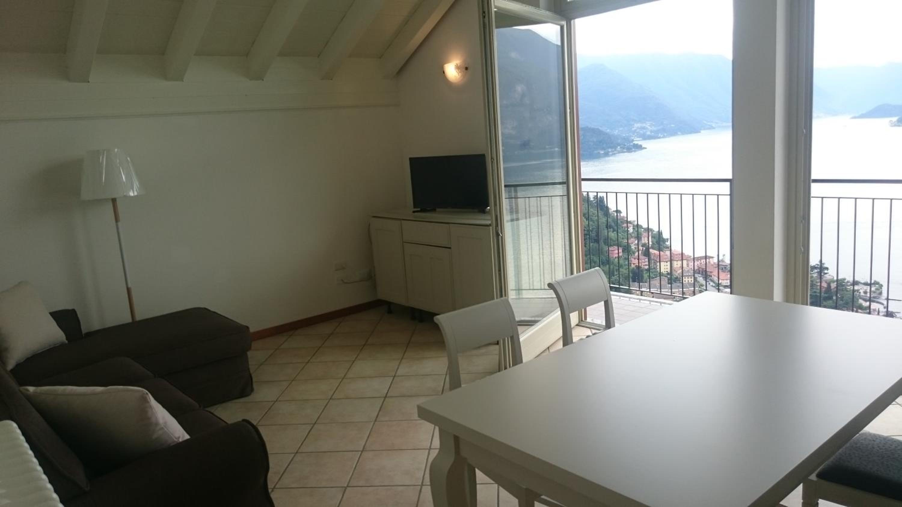 Lakecomoweb Apartments view 5