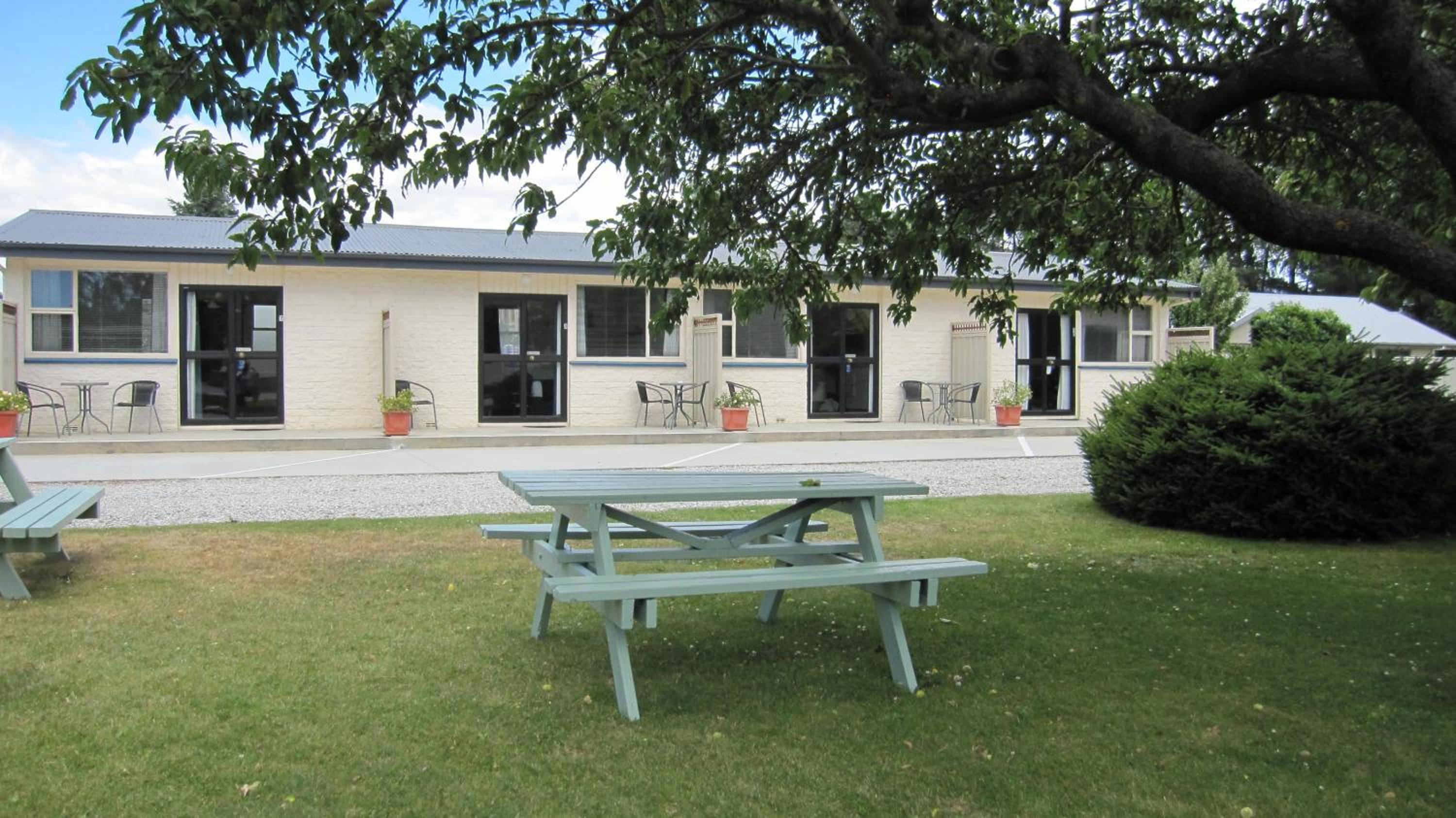 Cromwell Motel view 2