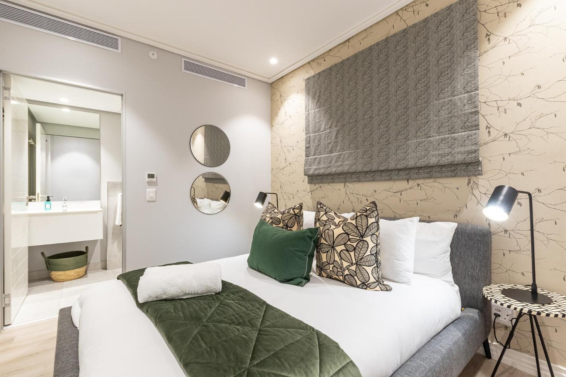 Luxury Apartment in16 on Bree hosted by ITC Hospitality view 5