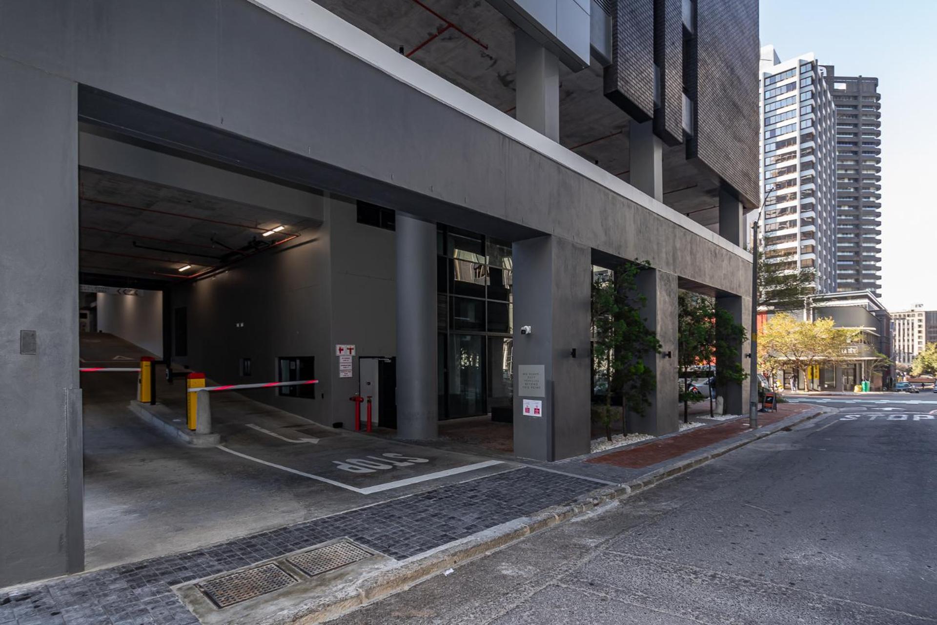 Luxury Apartment in16 on Bree hosted by ITC Hospitality view 2