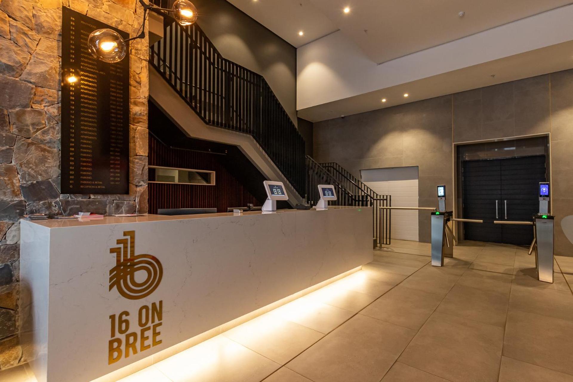 Luxury Apartment in16 on Bree hosted by ITC Hospitality view 3