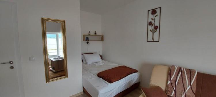 Fenix apartman Vinci view 2