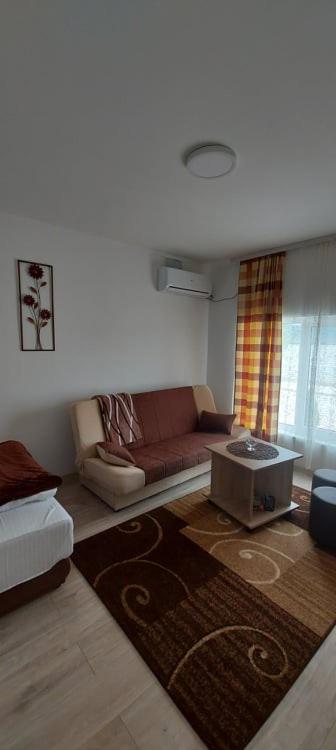 Fenix apartman Vinci view 3