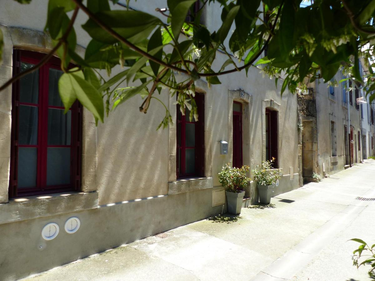 Chez Jean - Newly renovated air-conditioned flat at the foot of the ramparts, 4 people view 4