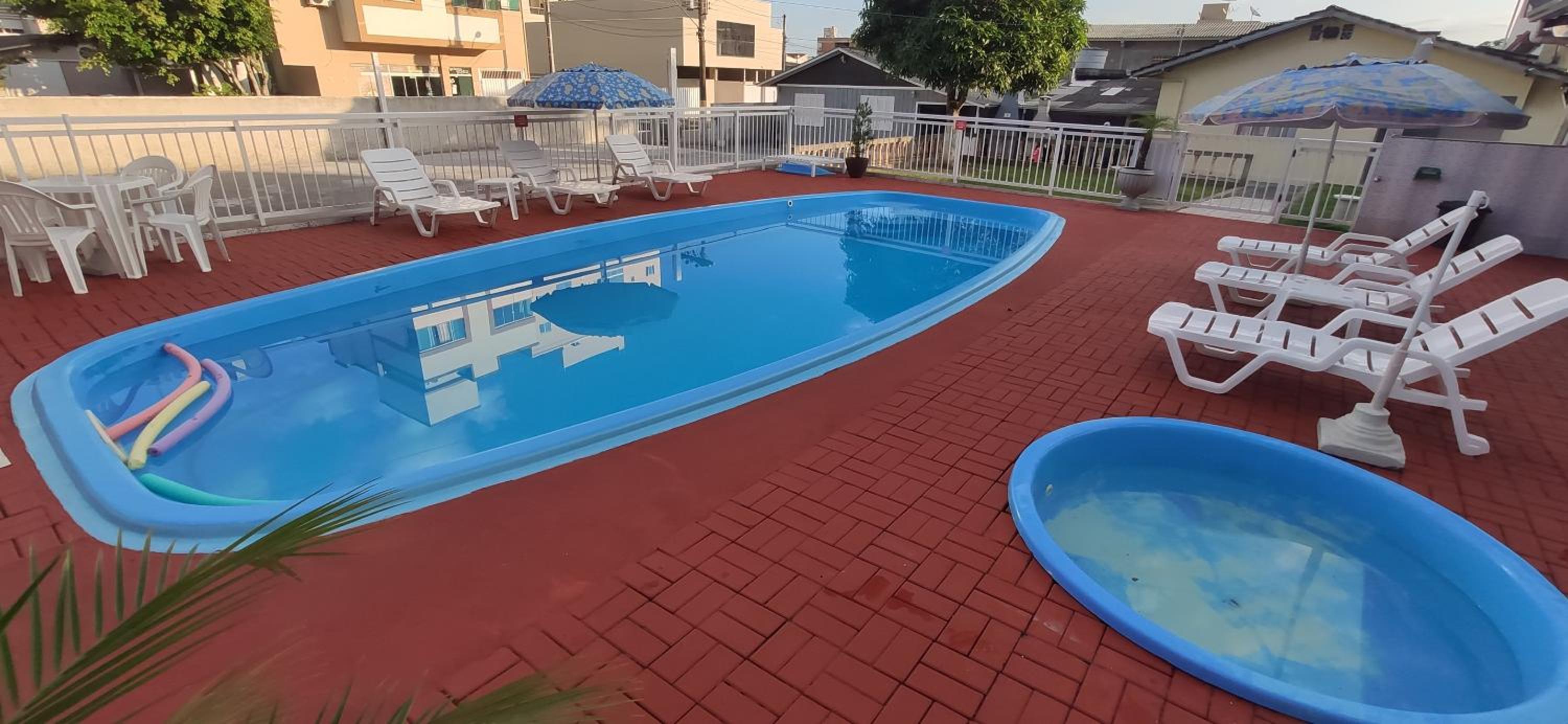 KIT 5 - Estúdio com churrasqueira piscina ar wifI vaga cozinha