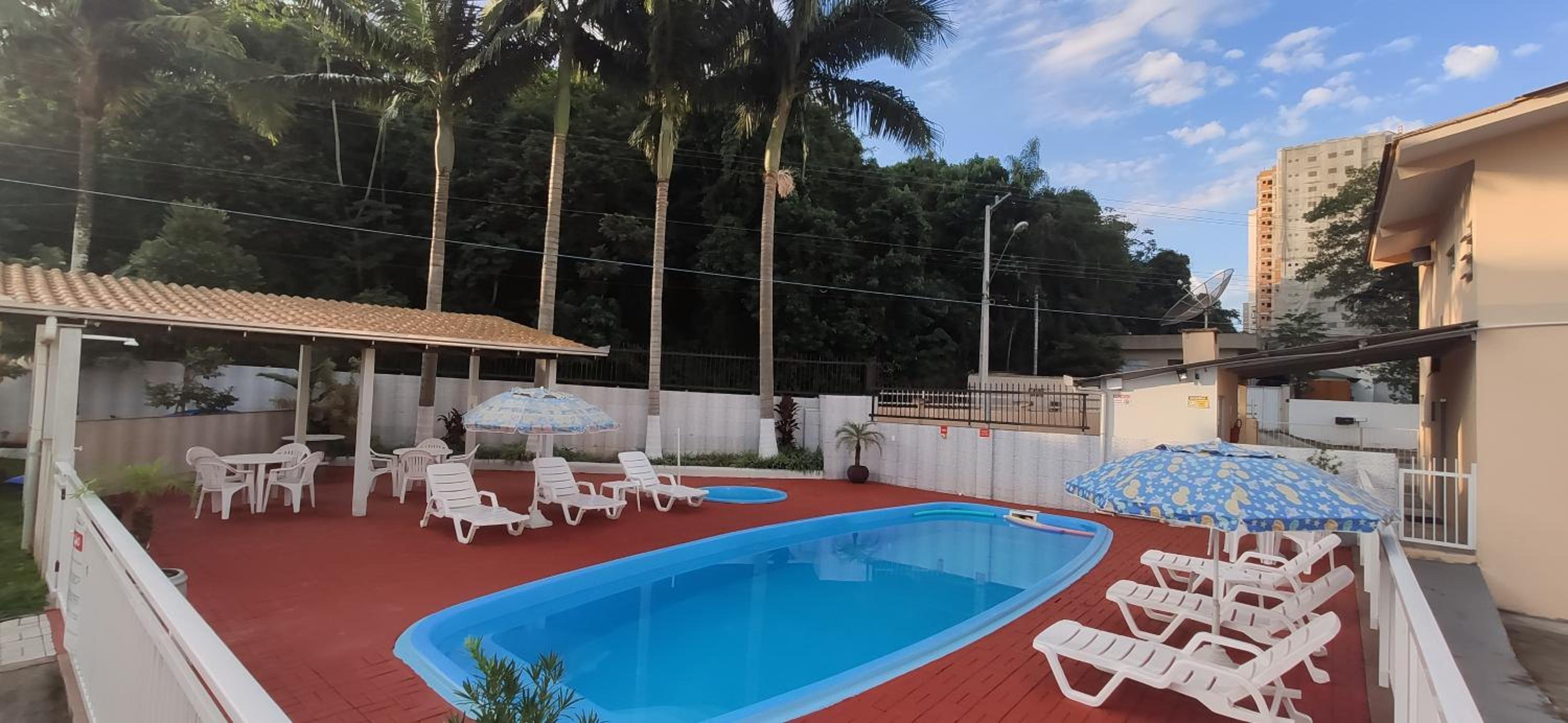 KIT 5 - Estúdio com churrasqueira piscina ar wifI vaga cozinha