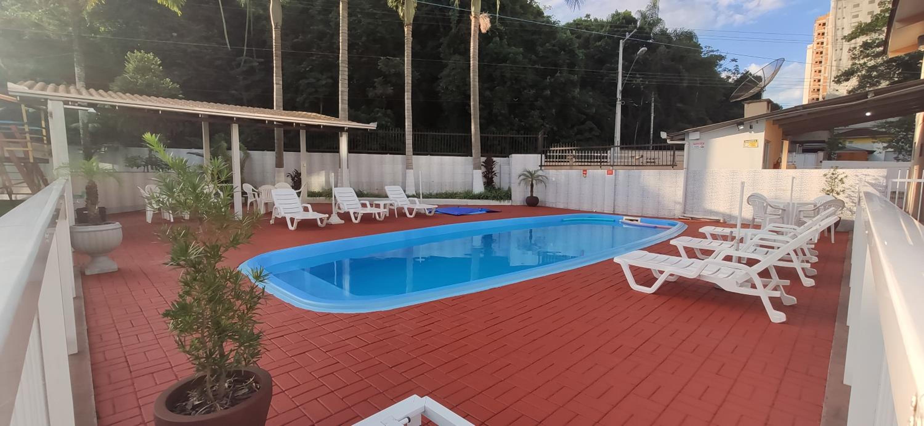 KIT 5 - Estúdio com churrasqueira piscina ar wifI vaga cozinha