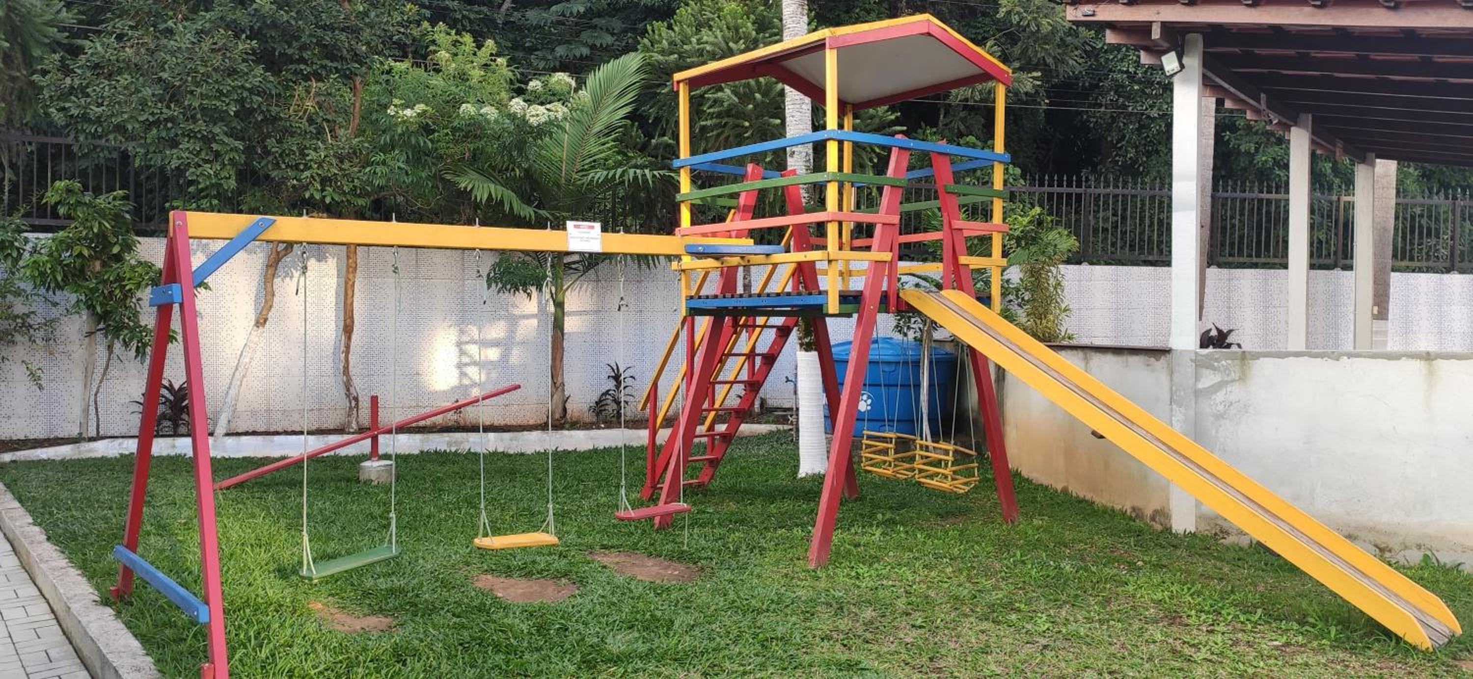 KIT 5 - Estúdio com churrasqueira piscina ar wifI vaga cozinha