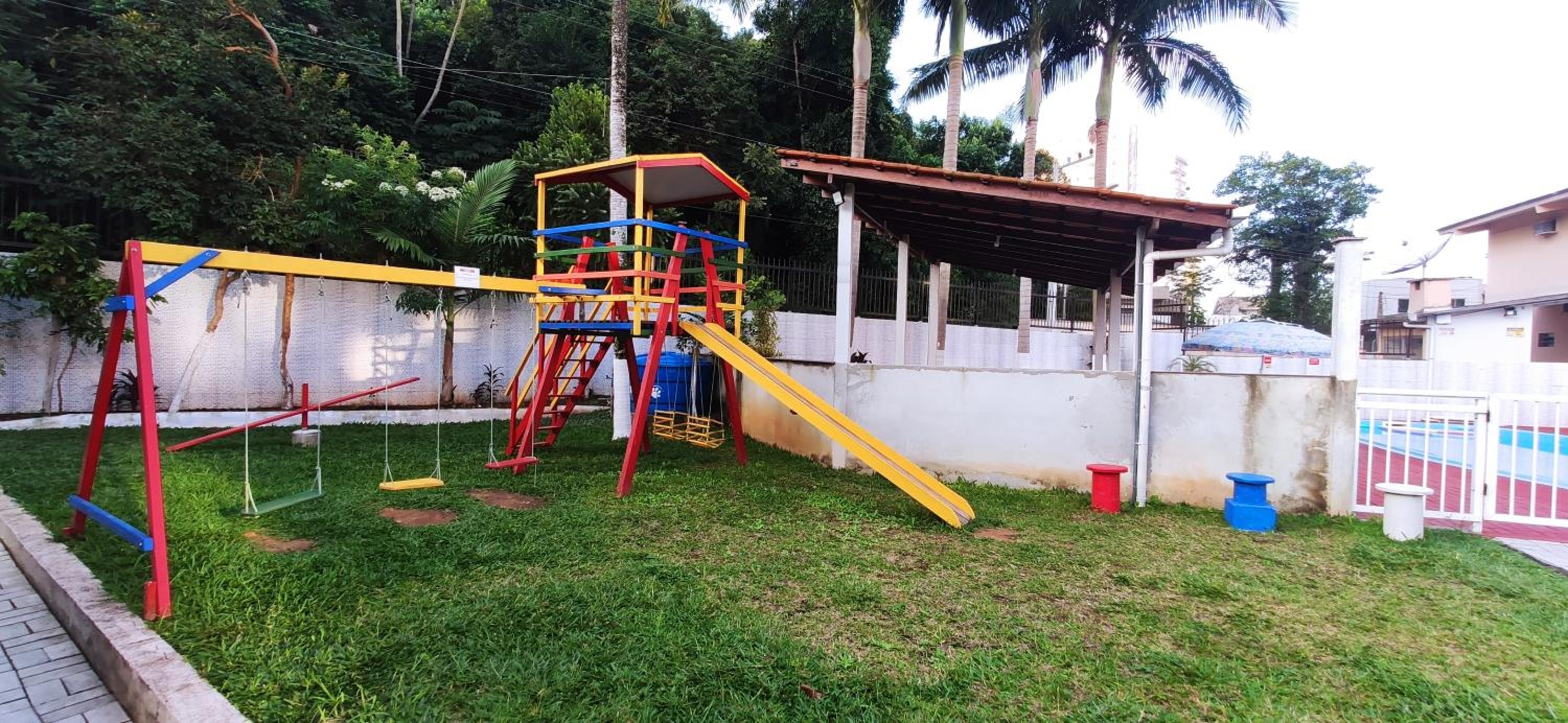 KIT 5 - Estúdio com churrasqueira piscina ar wifI vaga cozinha