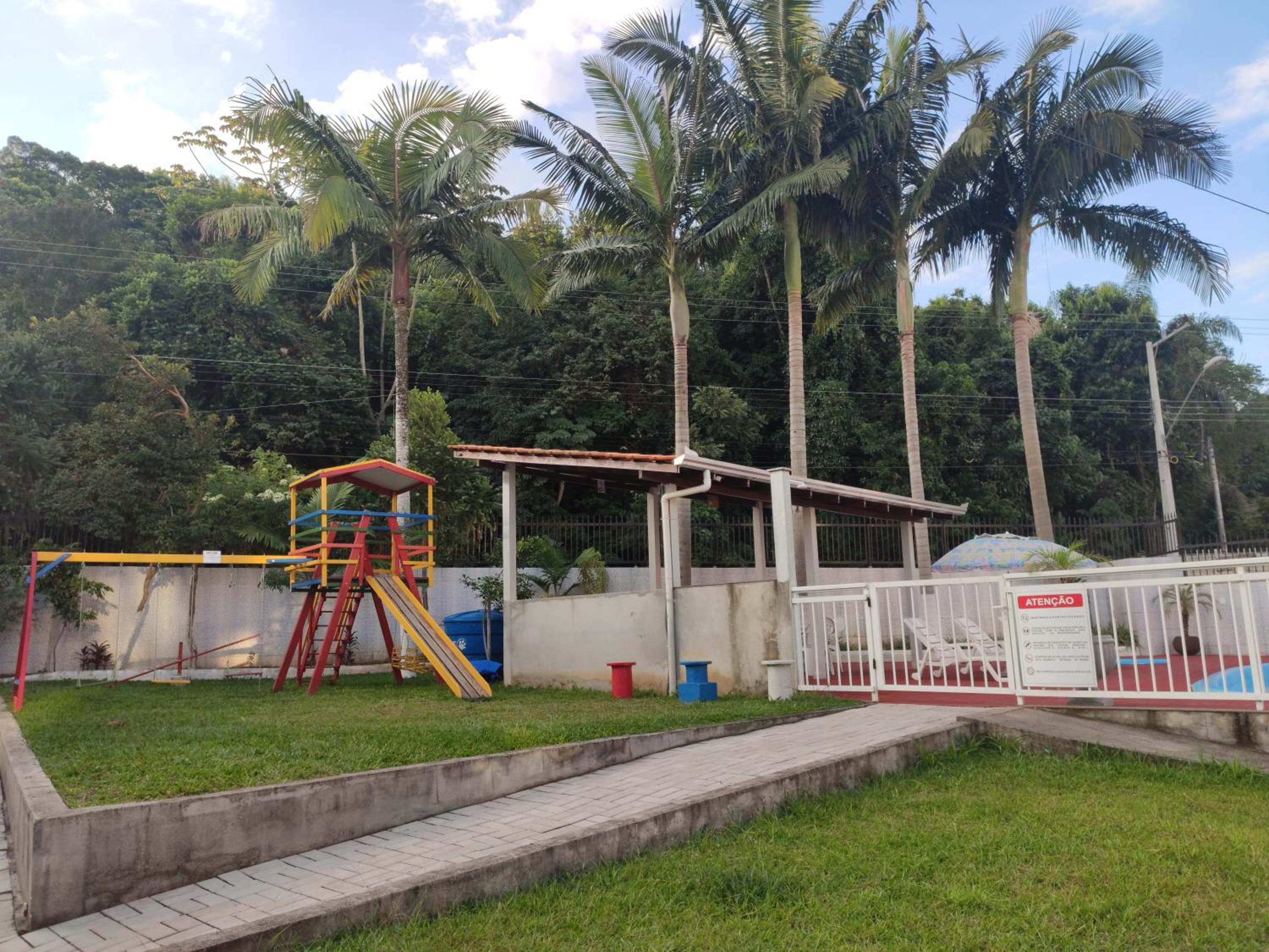 KIT 5 - Estúdio com churrasqueira piscina ar wifI vaga cozinha
