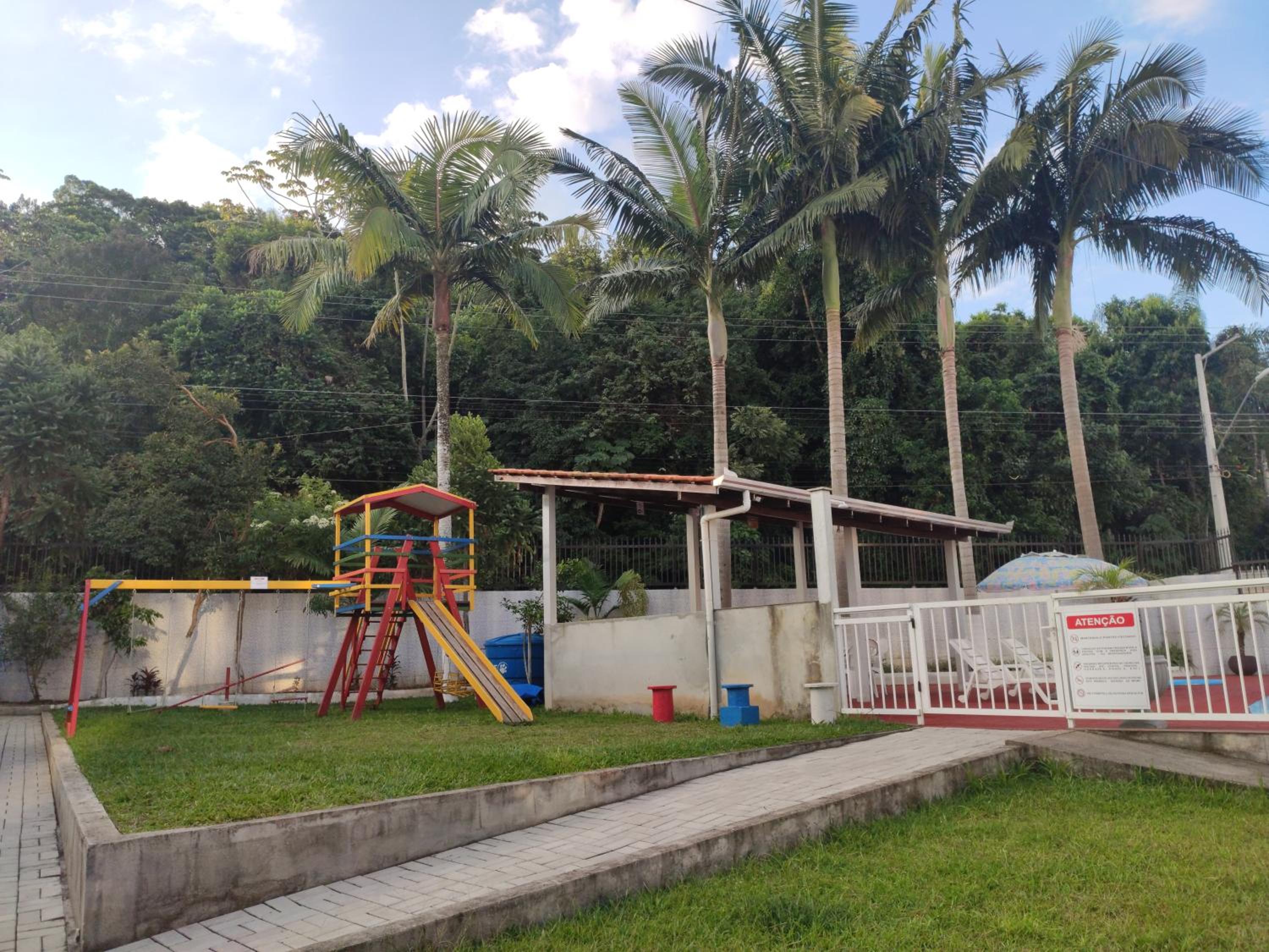 KIT 5 - Estúdio com churrasqueira piscina ar wifI vaga cozinha