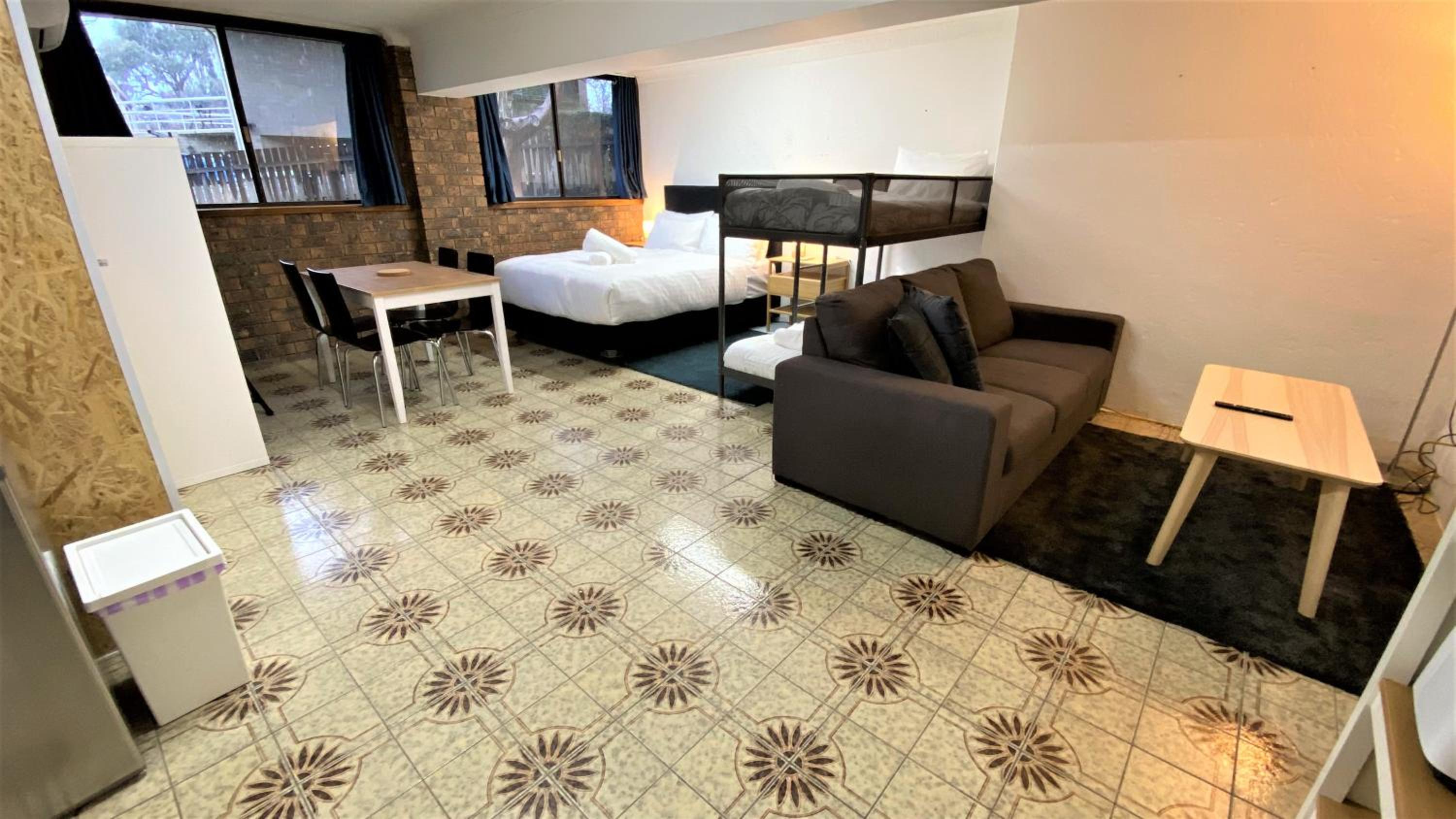 Leski Club - Property Image 45