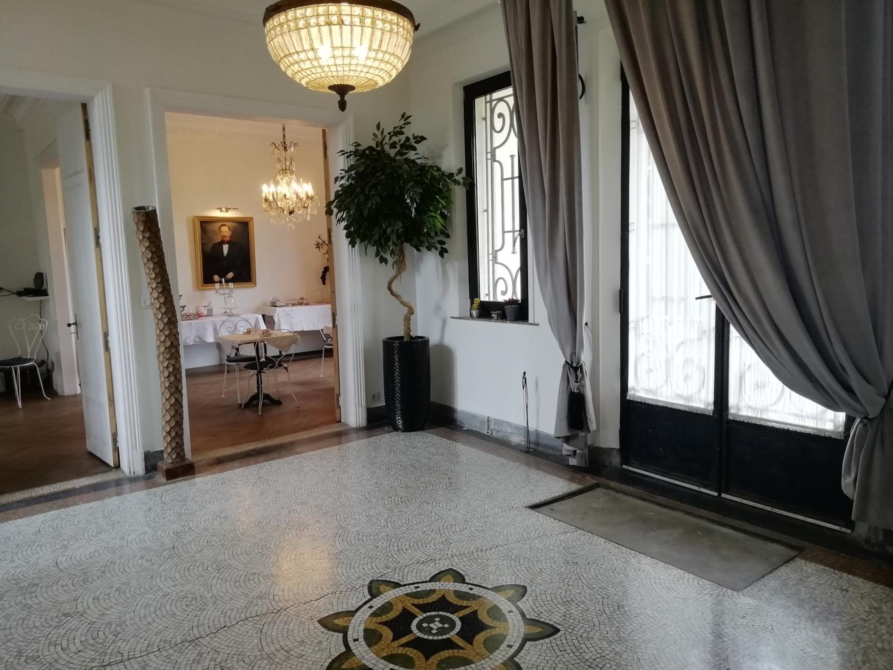 VILLA HENRI view 4