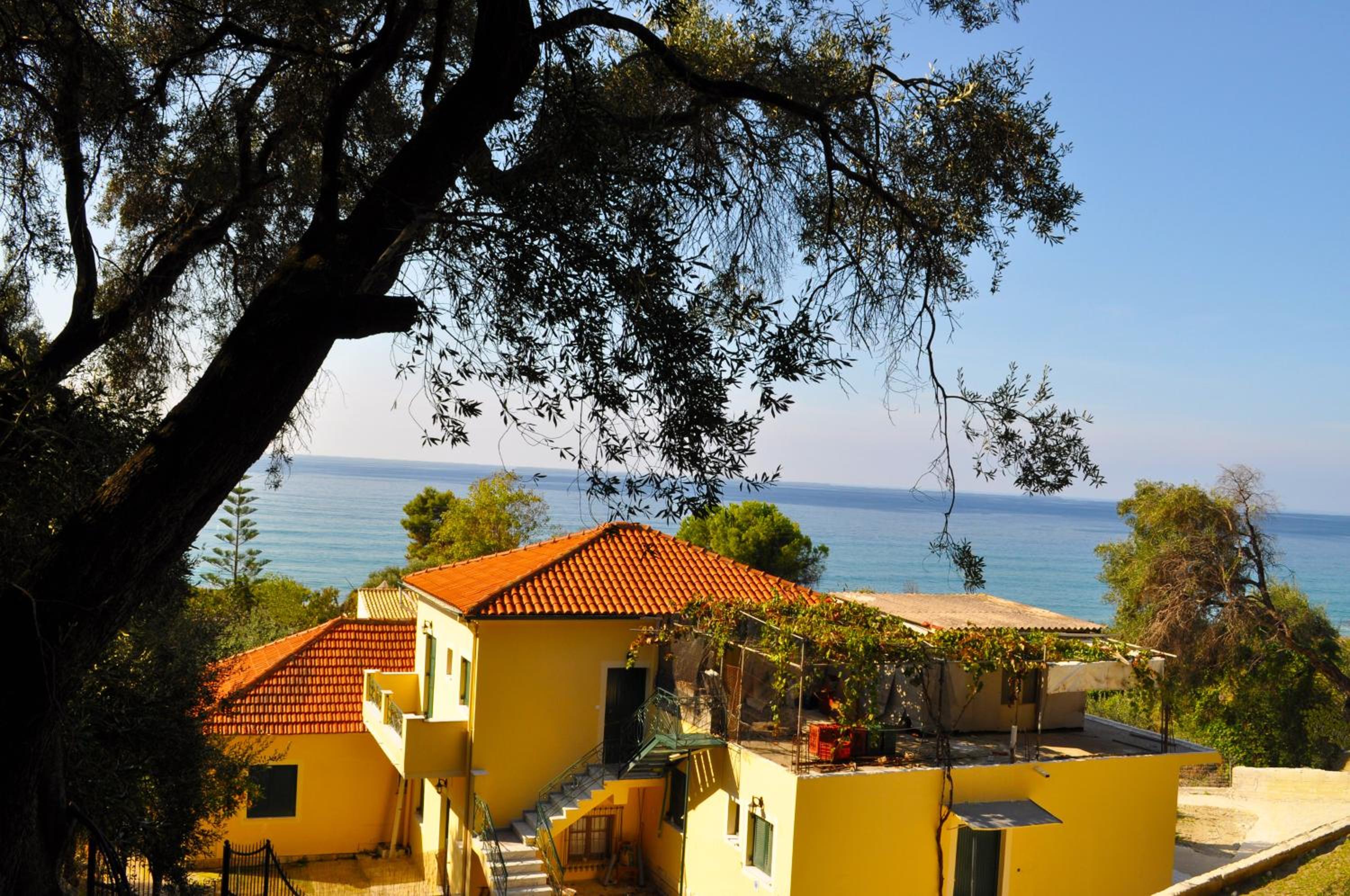 Holiday House Angelos C on Agios Gordios Beach