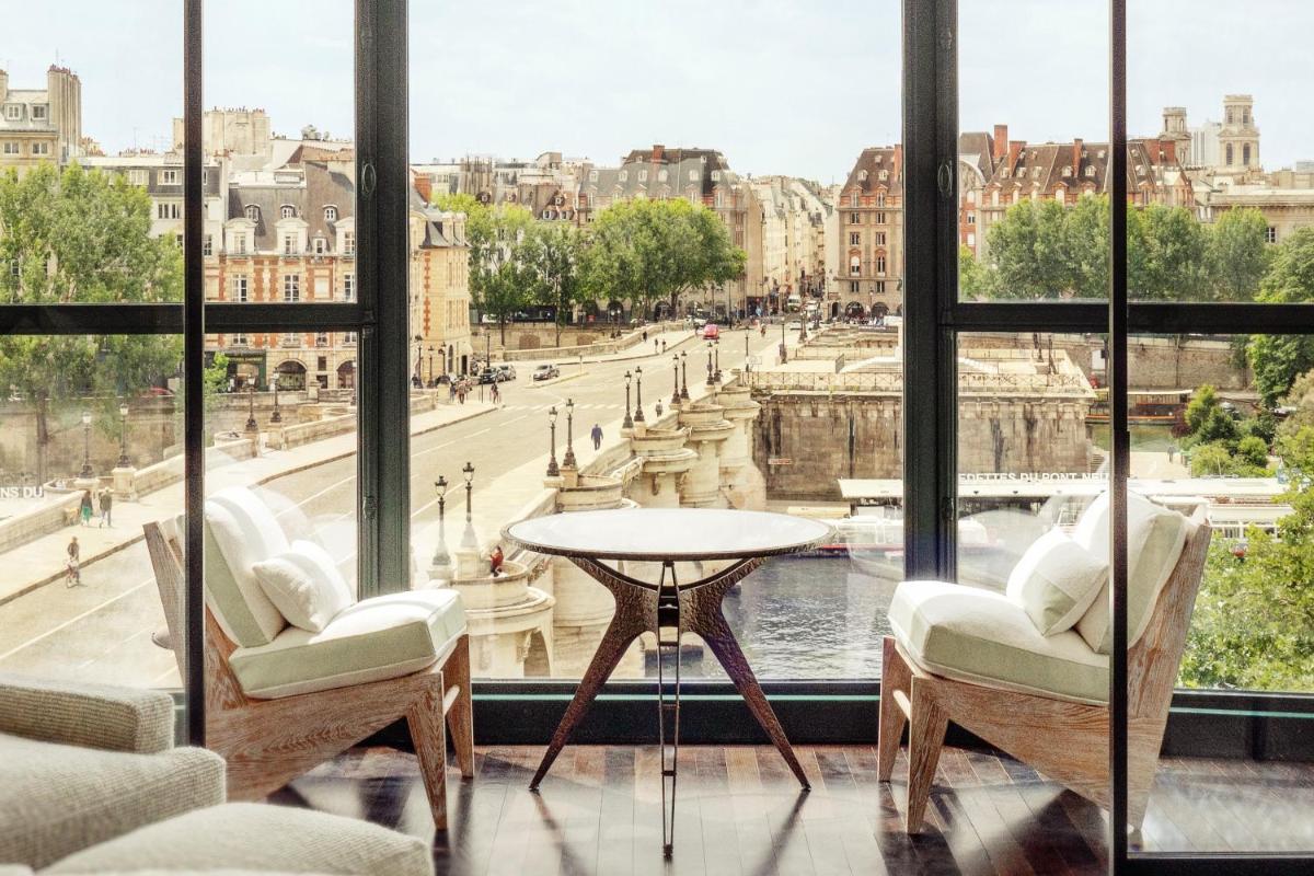 Cheval Blanc Paris 25