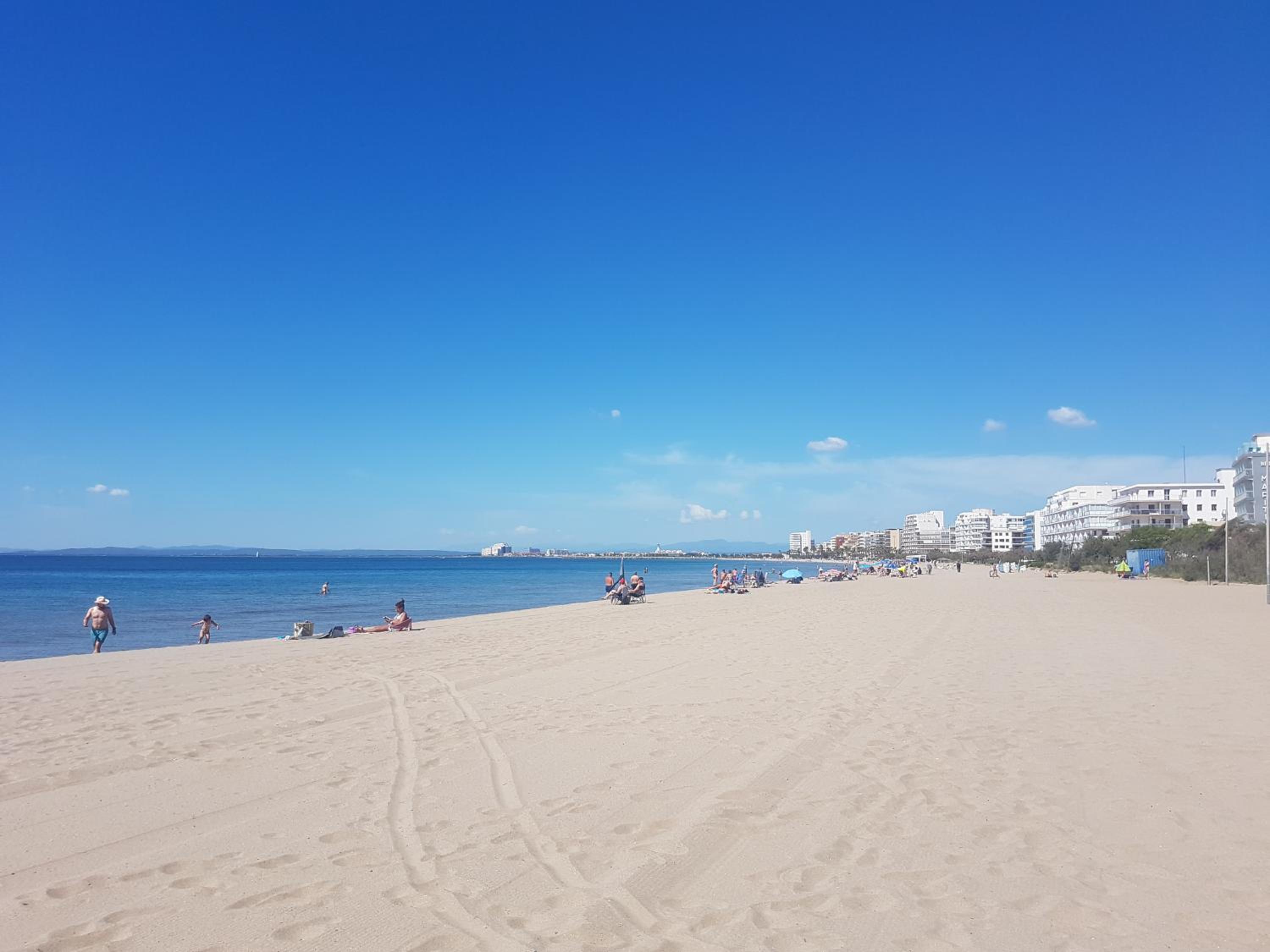 Beautiful apartment, sunny terrace, top floor with beach view or ground floor with terrace view 3