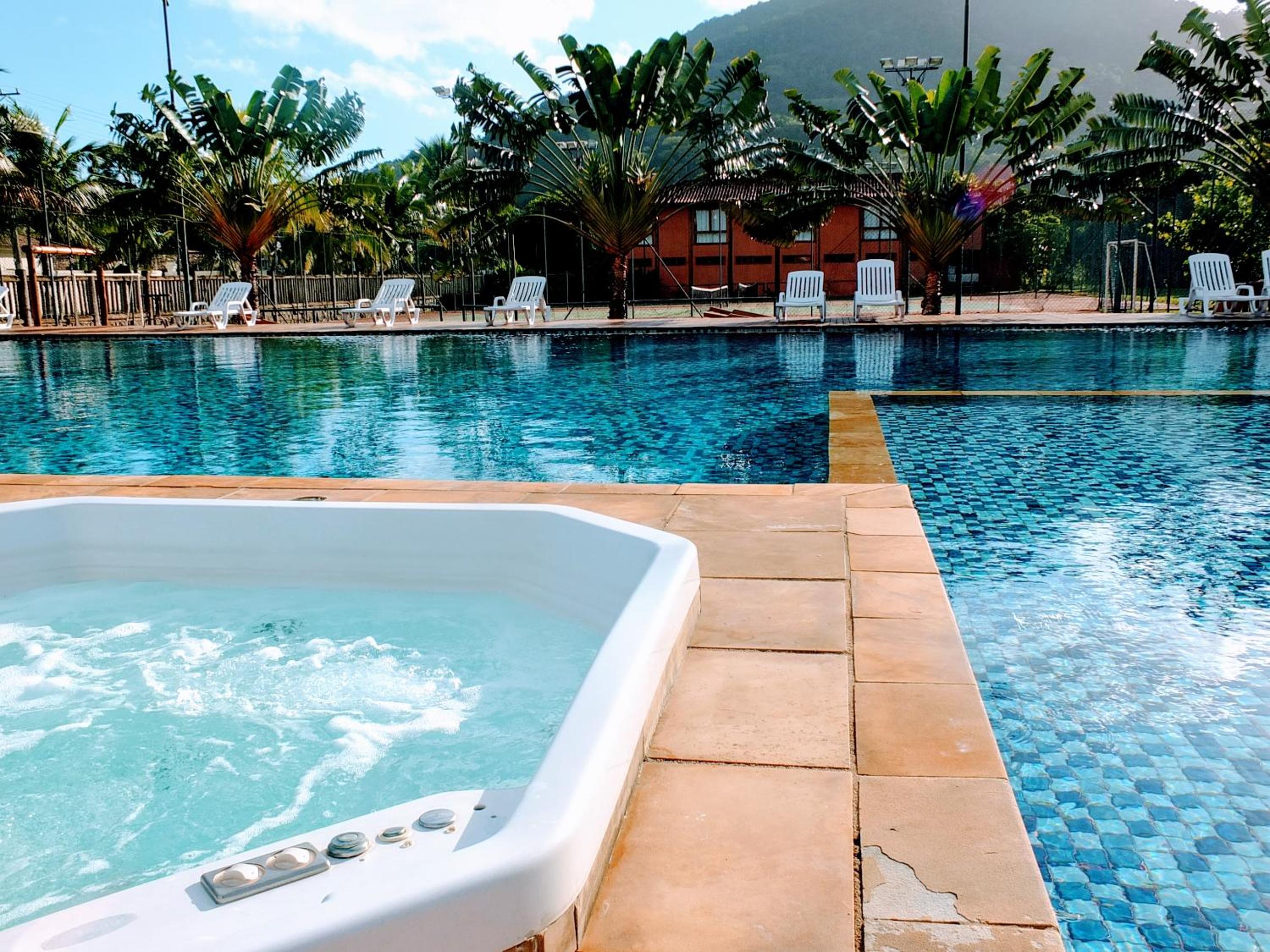 Maresias Beach House - Casas de alugueis em cond beira mar