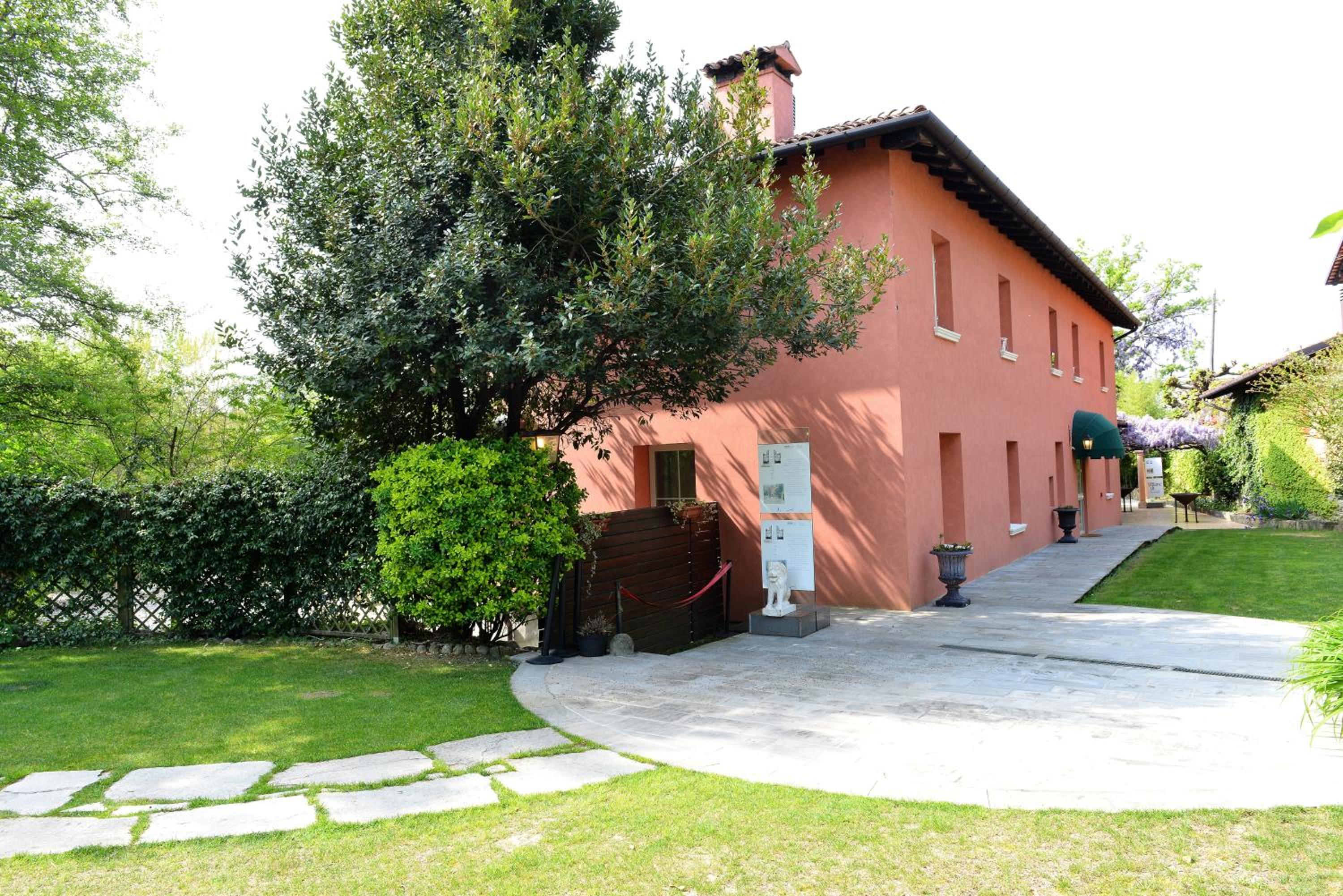 Photo 12